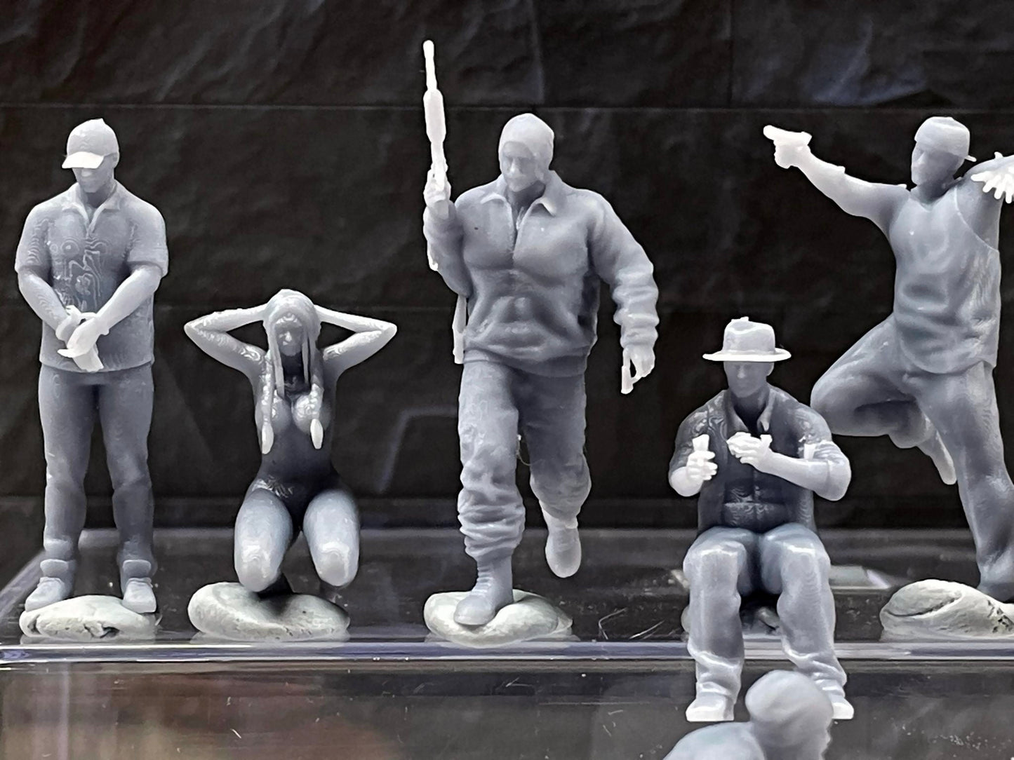 1:64 Miniature Human Figures - Resin / unpainted - great for Dioramas / Hot Wheels - Made in the USA LOT 538 - Miniature 1.10"