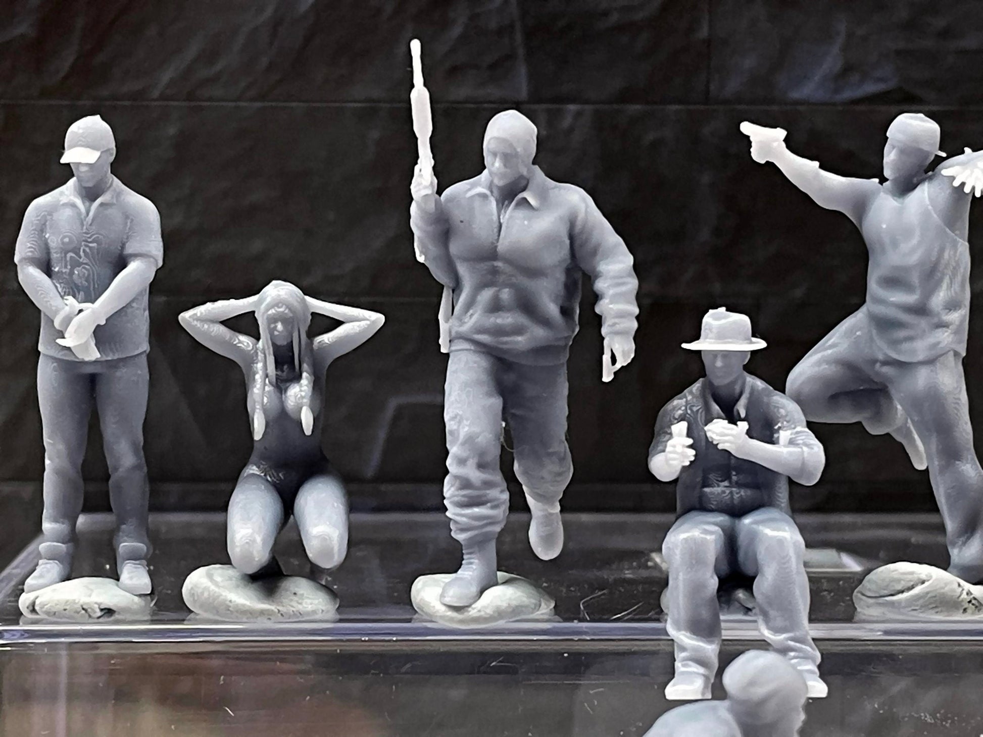 1:64 Miniature Human Figures - Resin / unpainted - great for Dioramas / Hot Wheels - Made in the USA LOT 538 - Miniature 1.10"