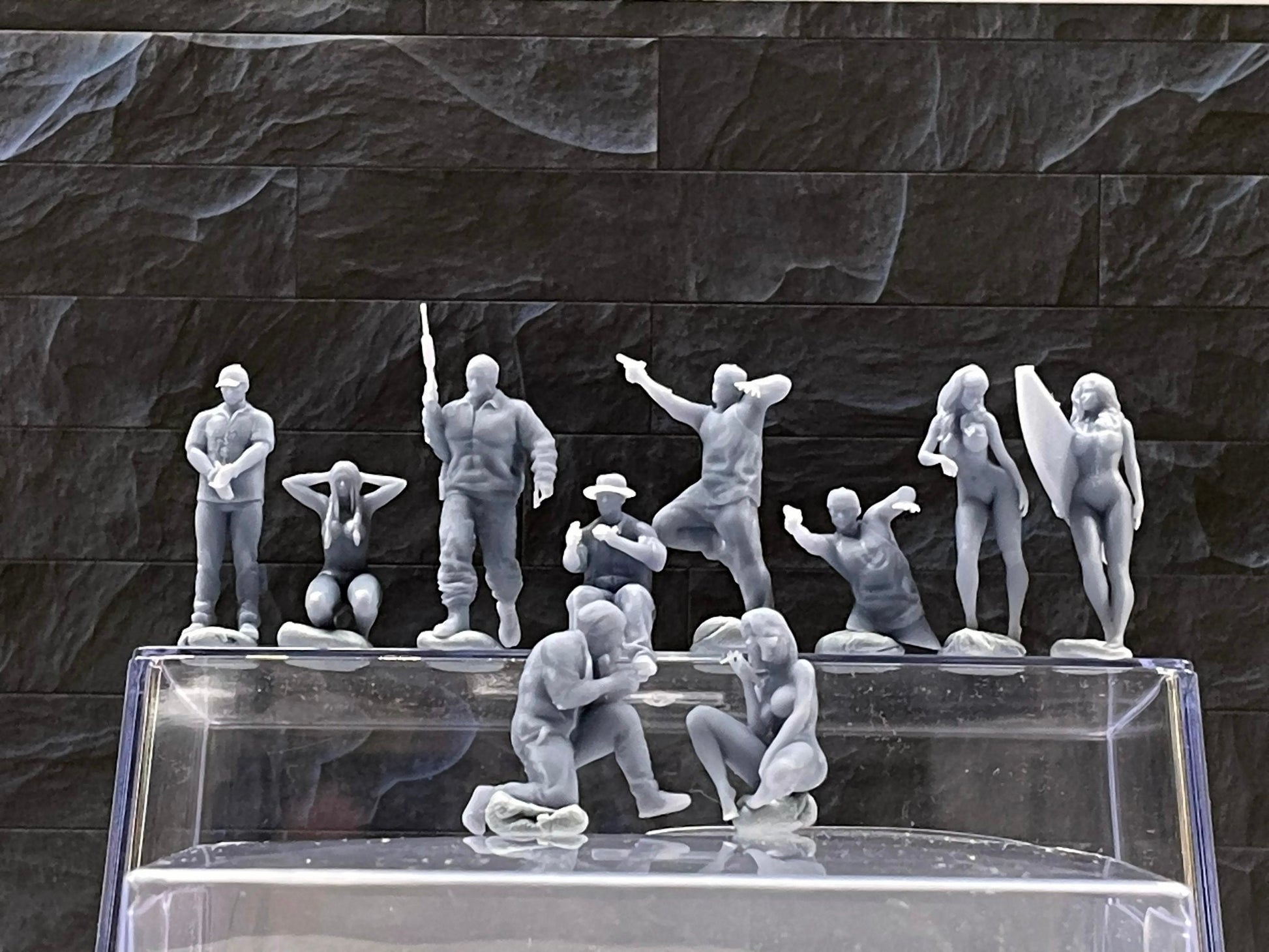 1:64 Miniature Human Figures - Resin / unpainted - great for Dioramas / Hot Wheels - Made in the USA LOT 538 - Miniature 1.10"