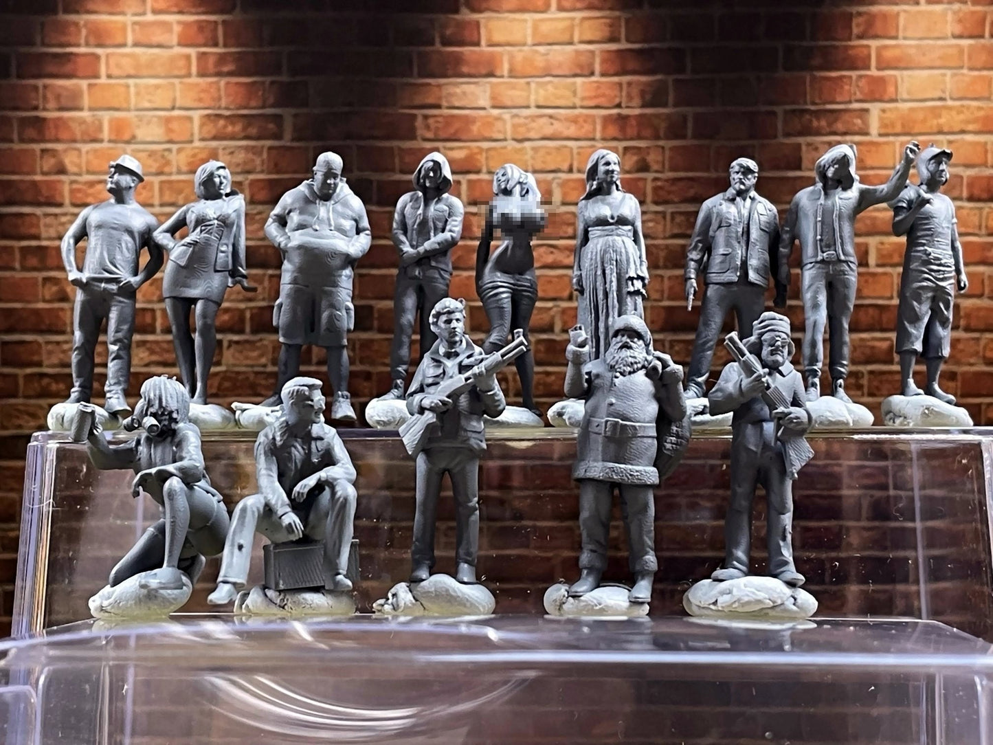 1:64 Miniature Human Figures - Resin / unpainted - great for Dioramas Hot Wheels - Made in the USA LOT 567 - Miniature 1.10