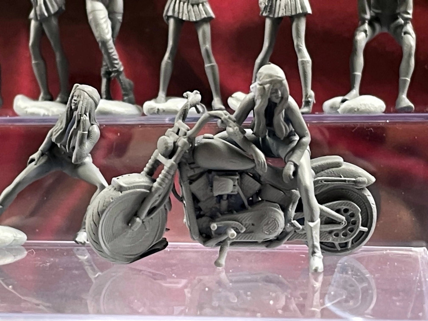 1:64 Miniature Human Figures - Resin / unpainted - great for Dioramas Hot Wheels - Made in the USA LOT 572 - Miniature 1.10