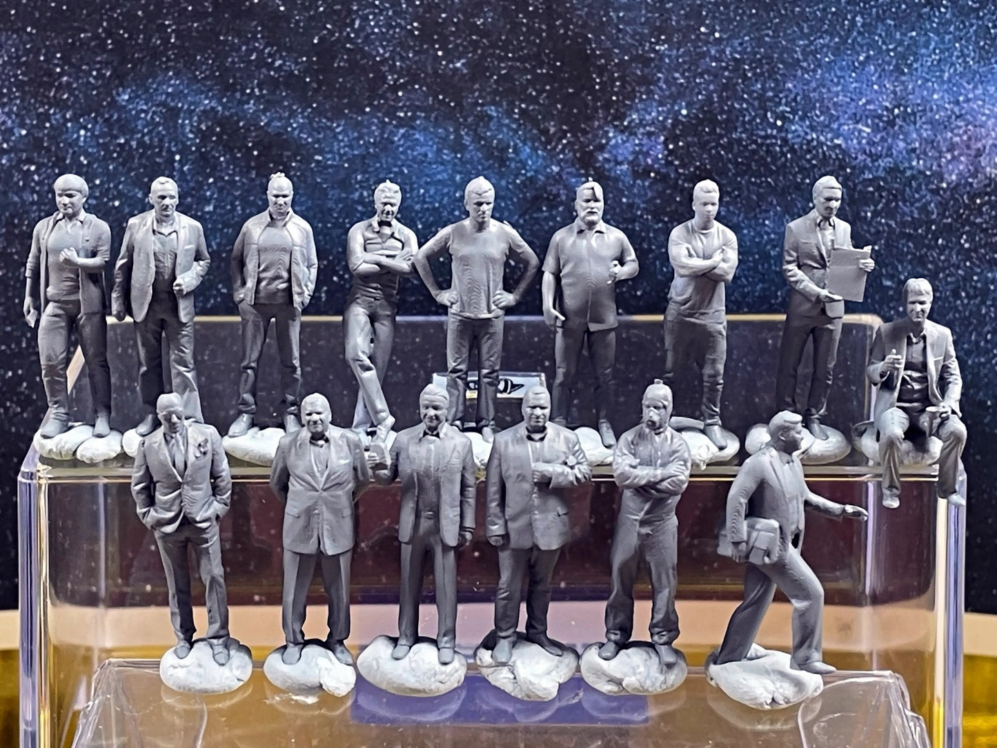 1:64 Miniature Human Figures - Resin / unpainted - great for Dioramas Hot Wheels - Made in the USA LOT 470 - Miniature 1.10