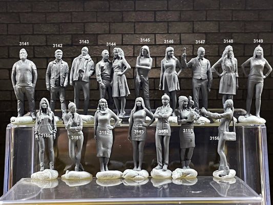 1:64 Miniature Human Figures - Resin / unpainted - great for Dioramas Hot Wheels - Made in the USA LOT 472 - Miniature 1.10