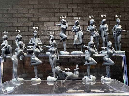 1:64 Miniature Human Figures - Resin / unpainted - great for Dioramas Hot Wheels - Made in the USA LOT 483 - Miniature 1.10