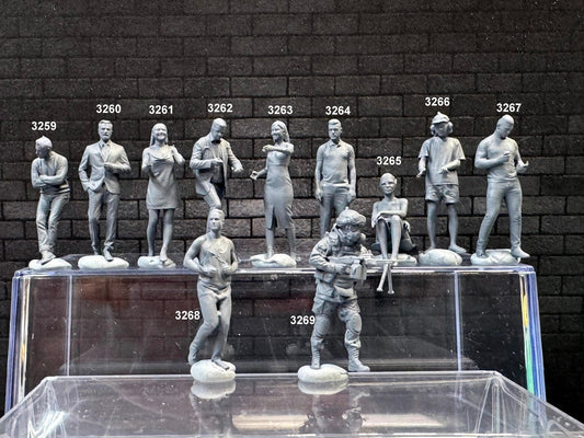 1:64 Miniature Human Figures - Resin / unpainted - great for Dioramas Hot Wheels - Made in the USA LOT 486 - Miniature 1.10