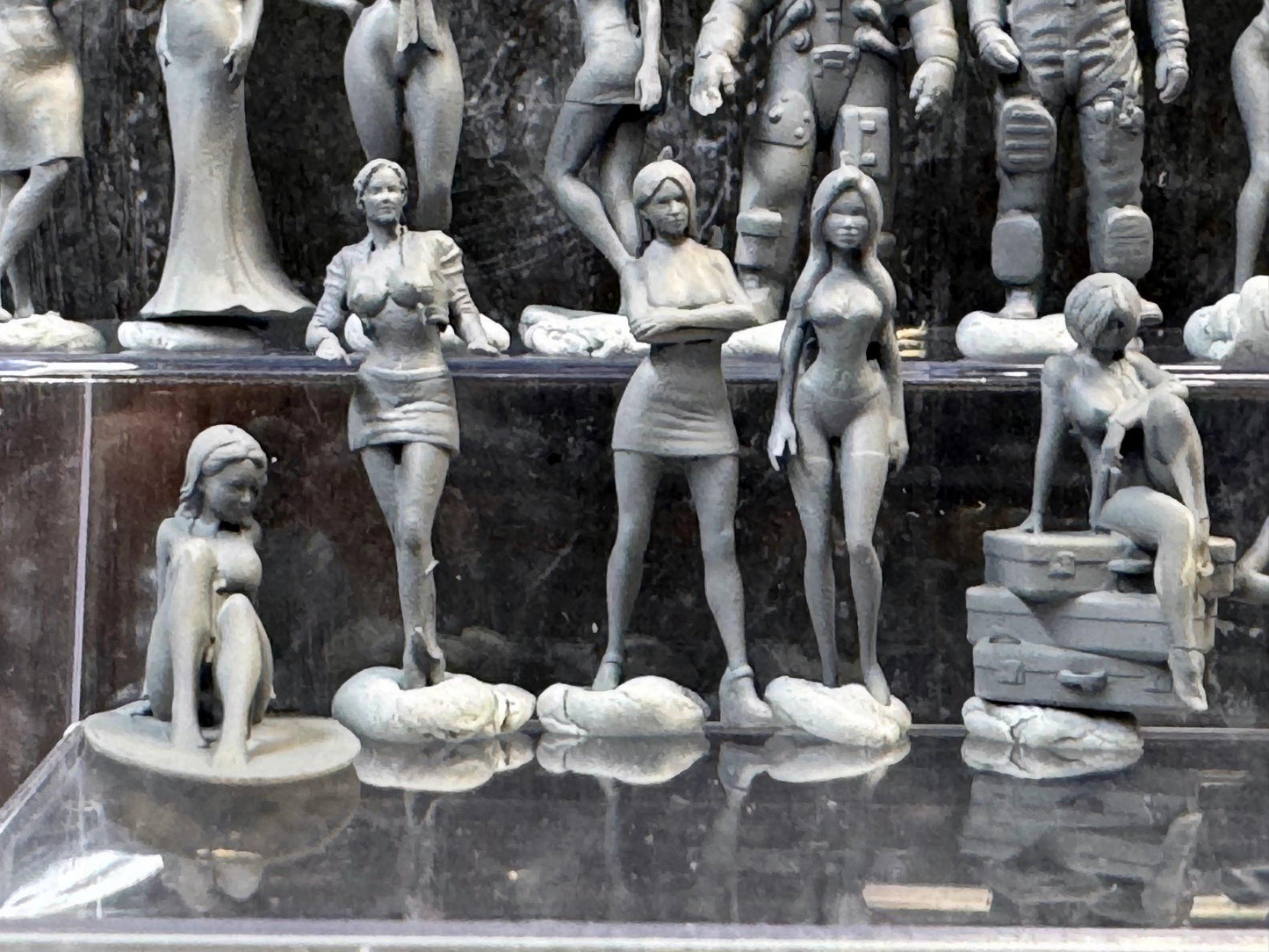 1:64 Miniature Human Figures - Resin / unpainted - great for Dioramas Hot Wheels - Made in the USA LOT 343 - Miniature 1.10