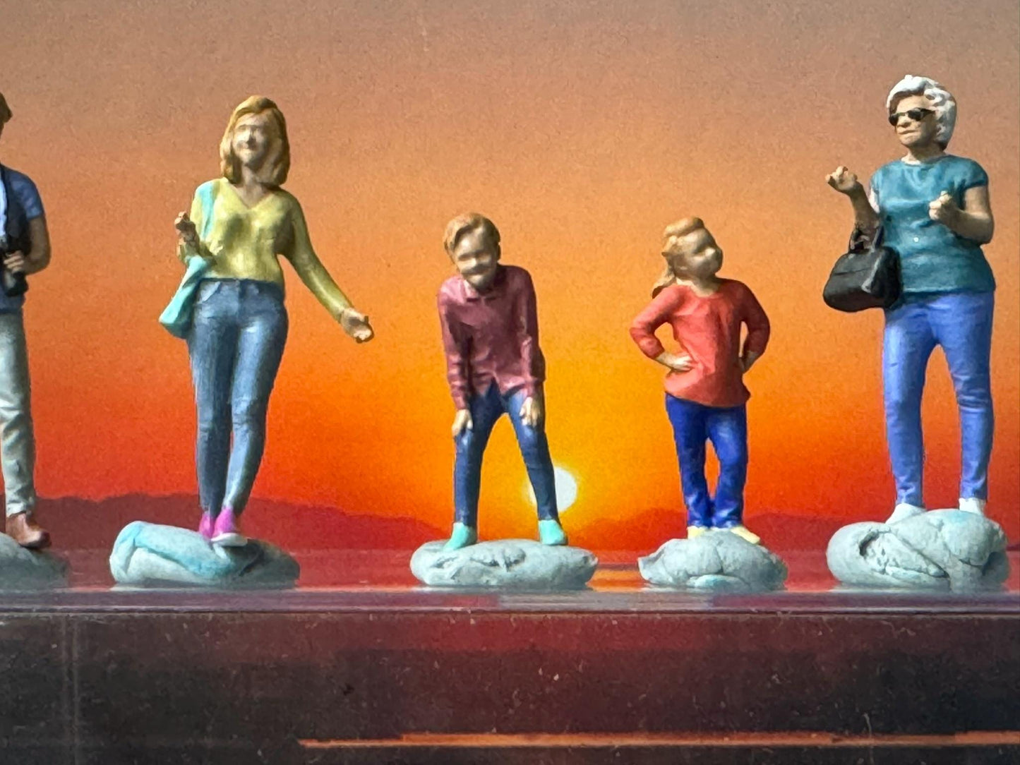 1:64 Miniature Human Figures - Painted SET - great for Dioramas / Hot Wheels - Family Time - Miniatures 1.10" American Diorama