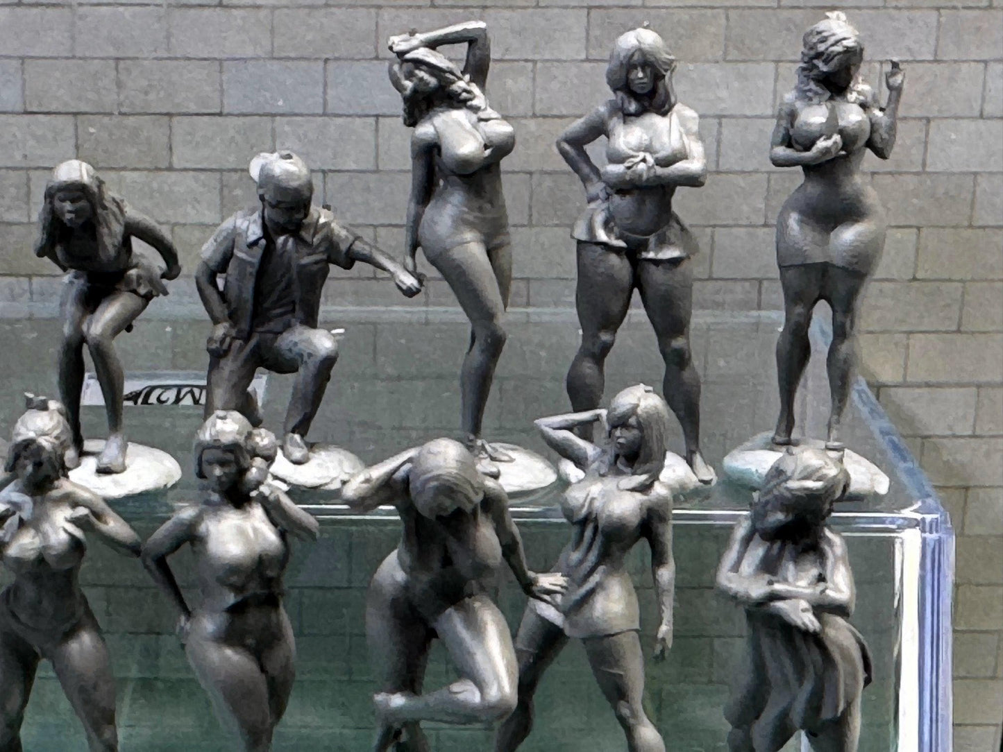 1:64 Miniature Human Figures - Resin / unpainted - great for Dioramas Hot Wheels - Made in the USA LOT 366 - Miniature 1.10