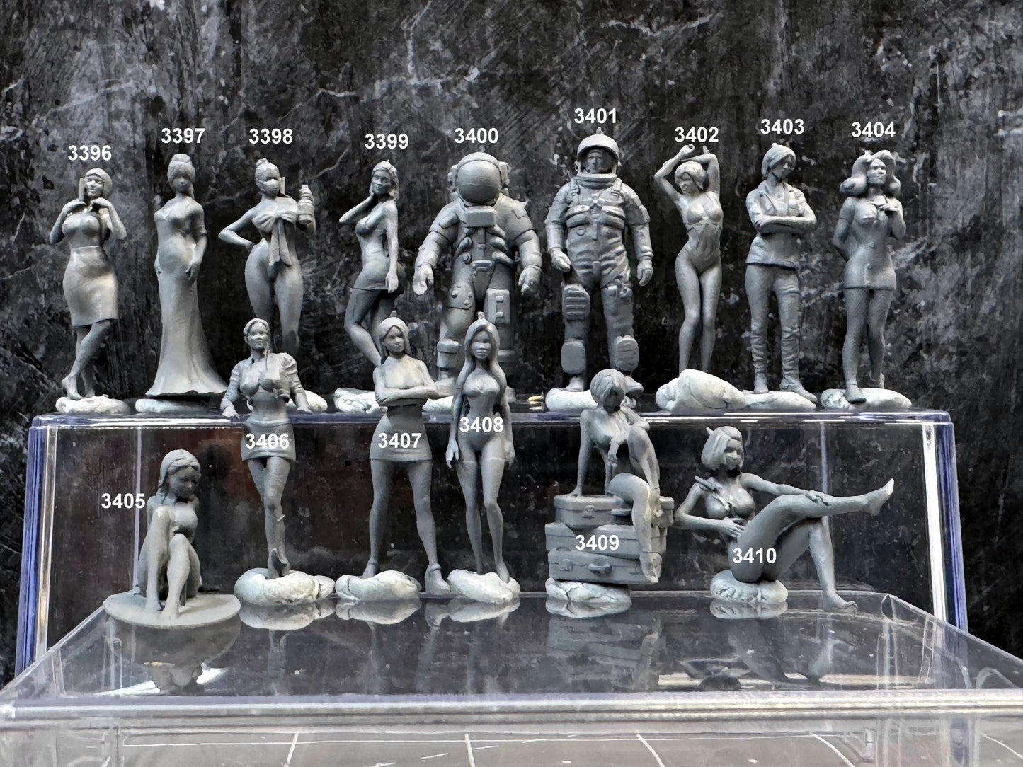 1:64 Miniature Human Figures - Resin / unpainted - great for Dioramas Hot Wheels - Made in the USA LOT 343 - Miniature 1.10