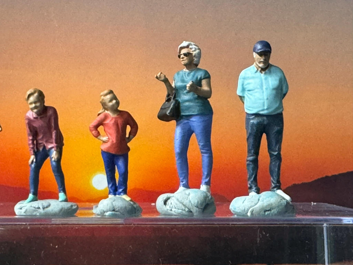1:64 Miniature Human Figures - Painted SET - great for Dioramas / Hot Wheels - Family Time - Miniatures 1.10" American Diorama