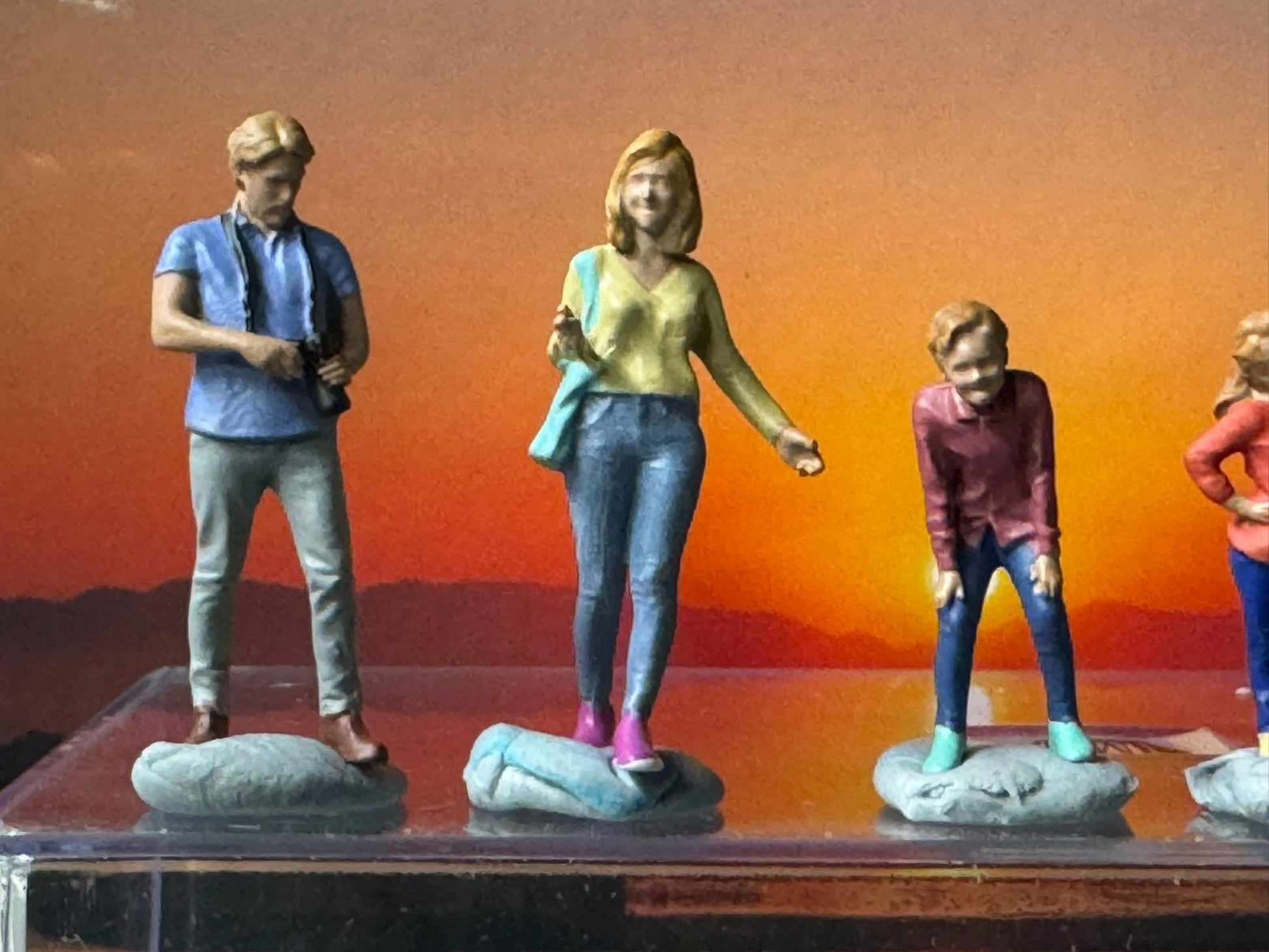 1:64 Miniature Human Figures - Painted SET - great for Dioramas / Hot Wheels - Family Time - Miniatures 1.10" American Diorama