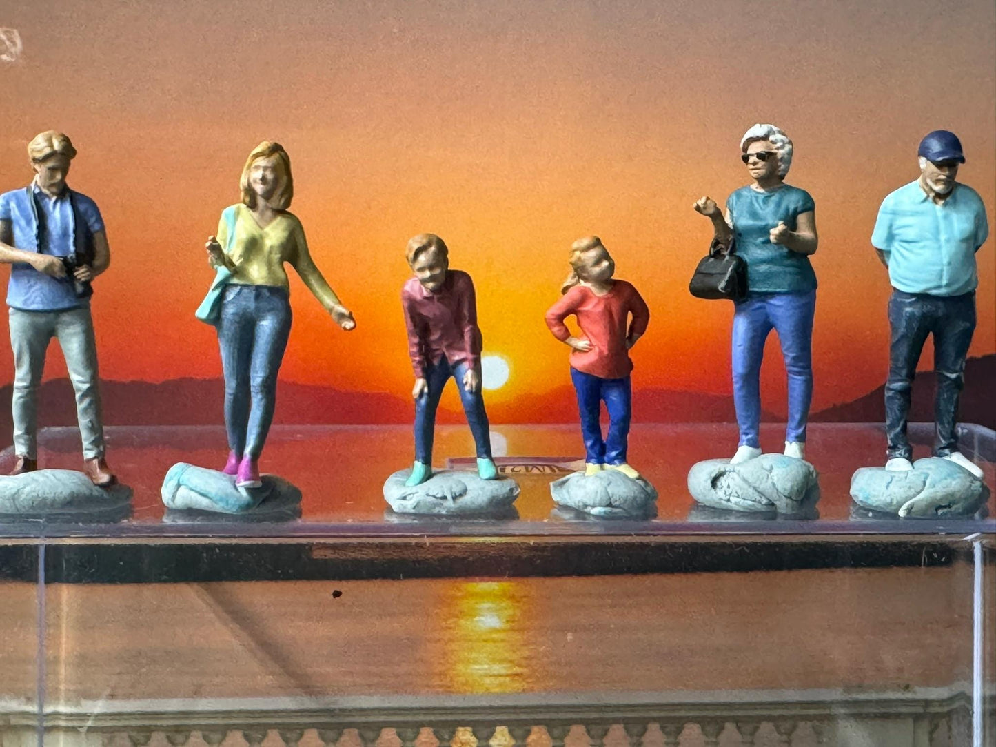 1:64 Miniature Human Figures - Painted SET - great for Dioramas / Hot Wheels - Family Time - Miniatures 1.10" American Diorama