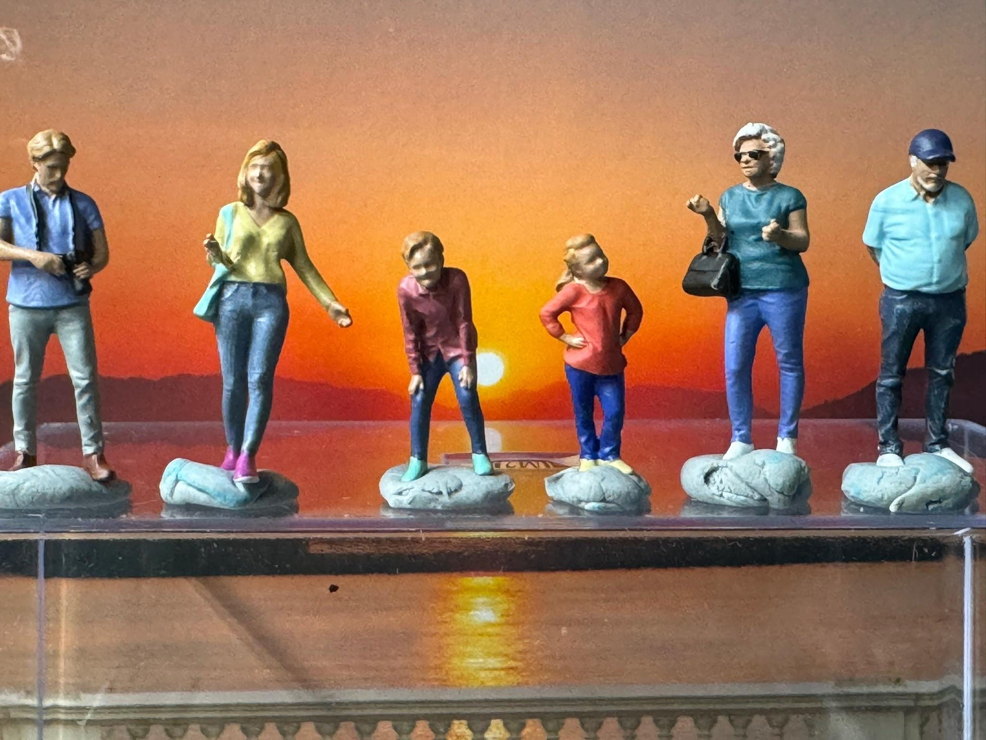 1:64 Miniature Human Figures - Painted SET - great for Dioramas / Hot Wheels - Family Time - Miniatures 1.10" American Diorama