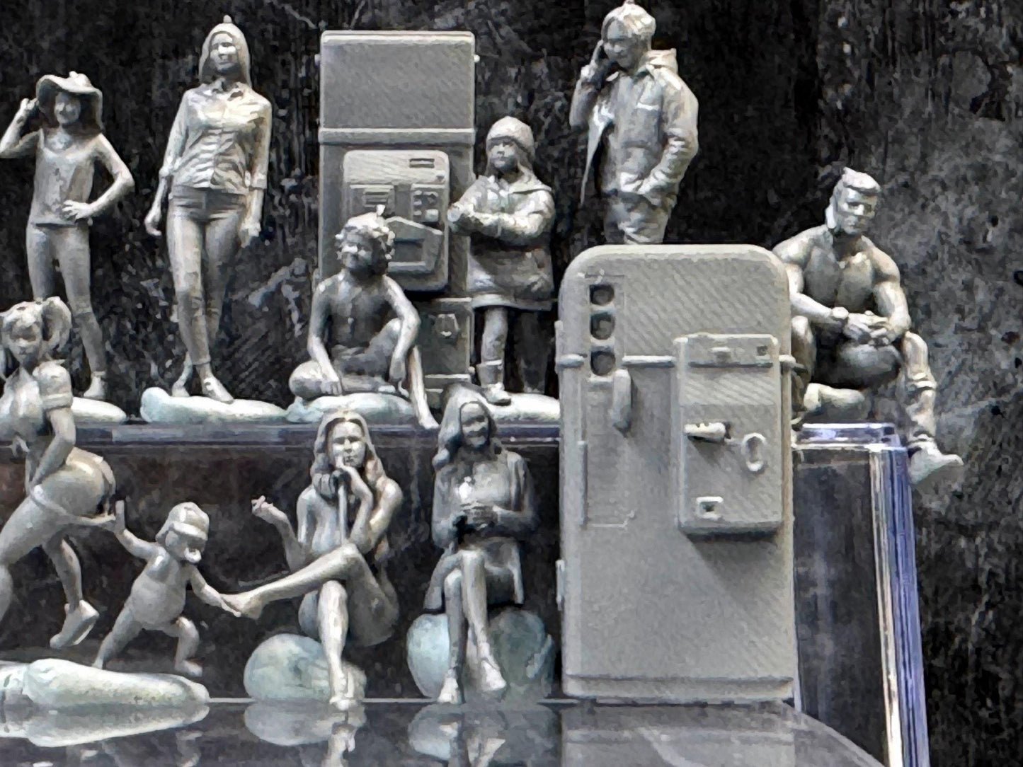 1:64 Miniature Human Figures - Resin / unpainted - great for Dioramas Hot Wheels - Made in the USA LOT 597 - Miniature 1.10