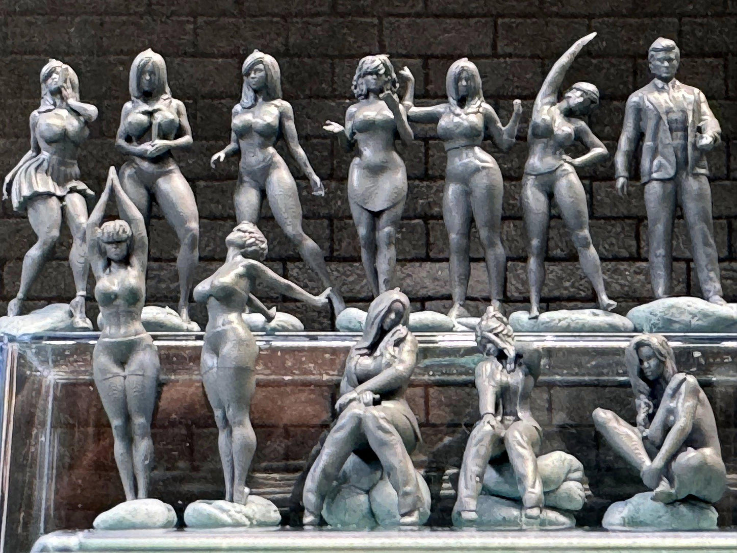 1:64 Miniature Human Figures - Resin / unpainted - great for Dioramas Hot Wheels - Made in the USA LOT 388 - Miniature 1.10