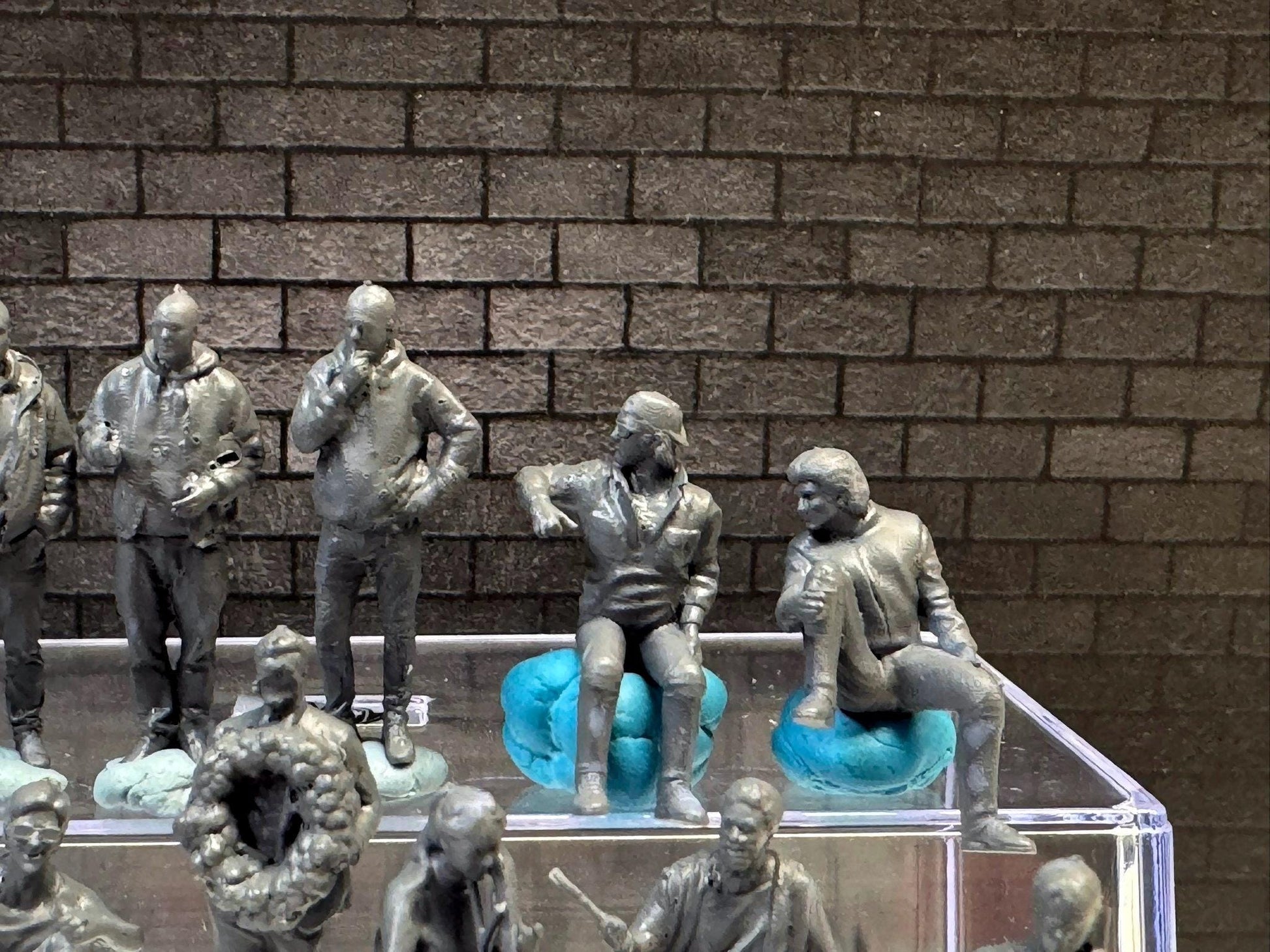 1:64 Miniature Human Figures - Resin / unpainted - great for Dioramas Hot Wheels - Made in the USA LOT 622 - Miniature 1.10
