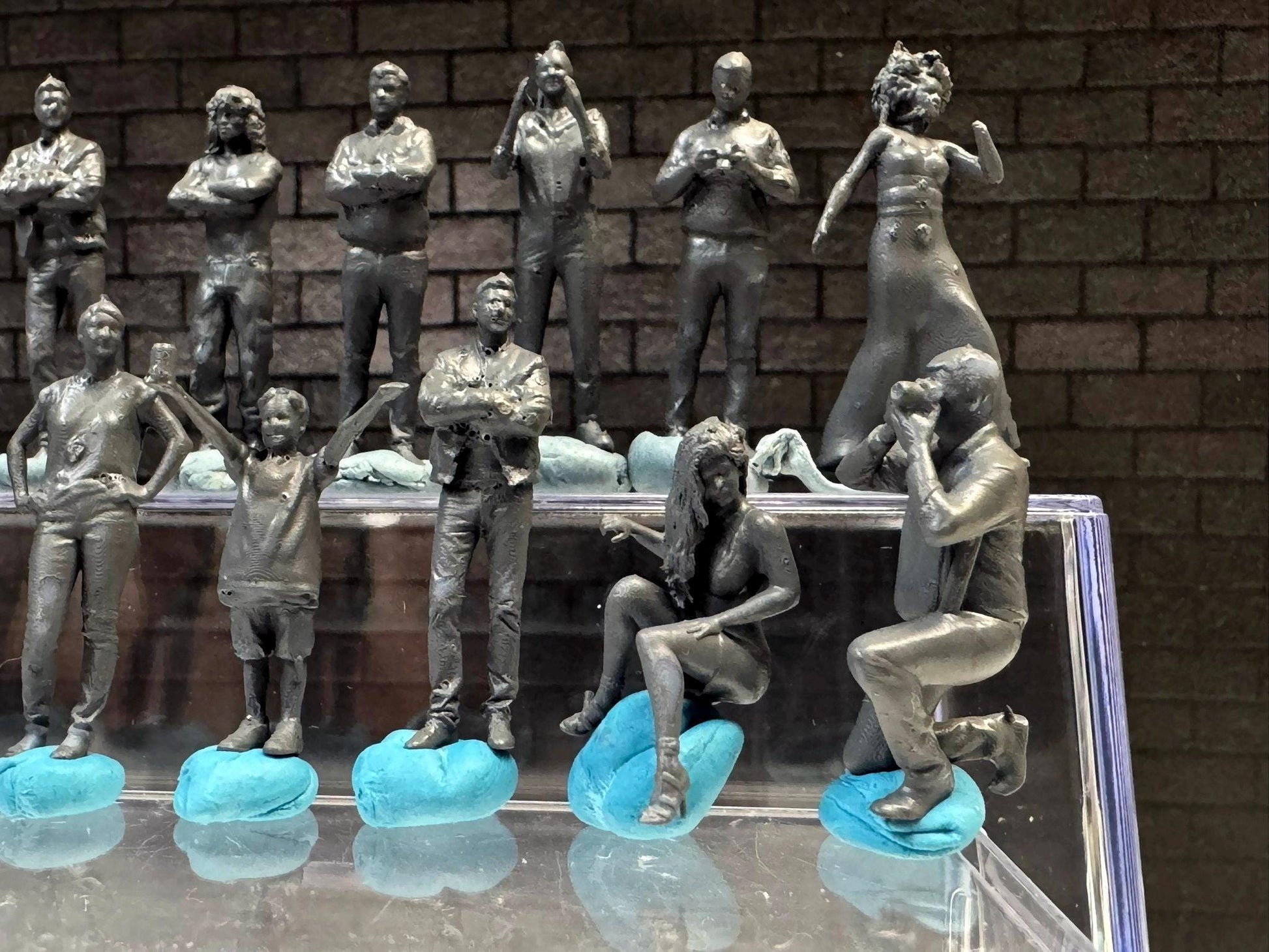 1:64 Miniature Human Figures - Resin / unpainted - great for Dioramas Hot Wheels - Made in the USA LOT 623 - Miniature 1.10