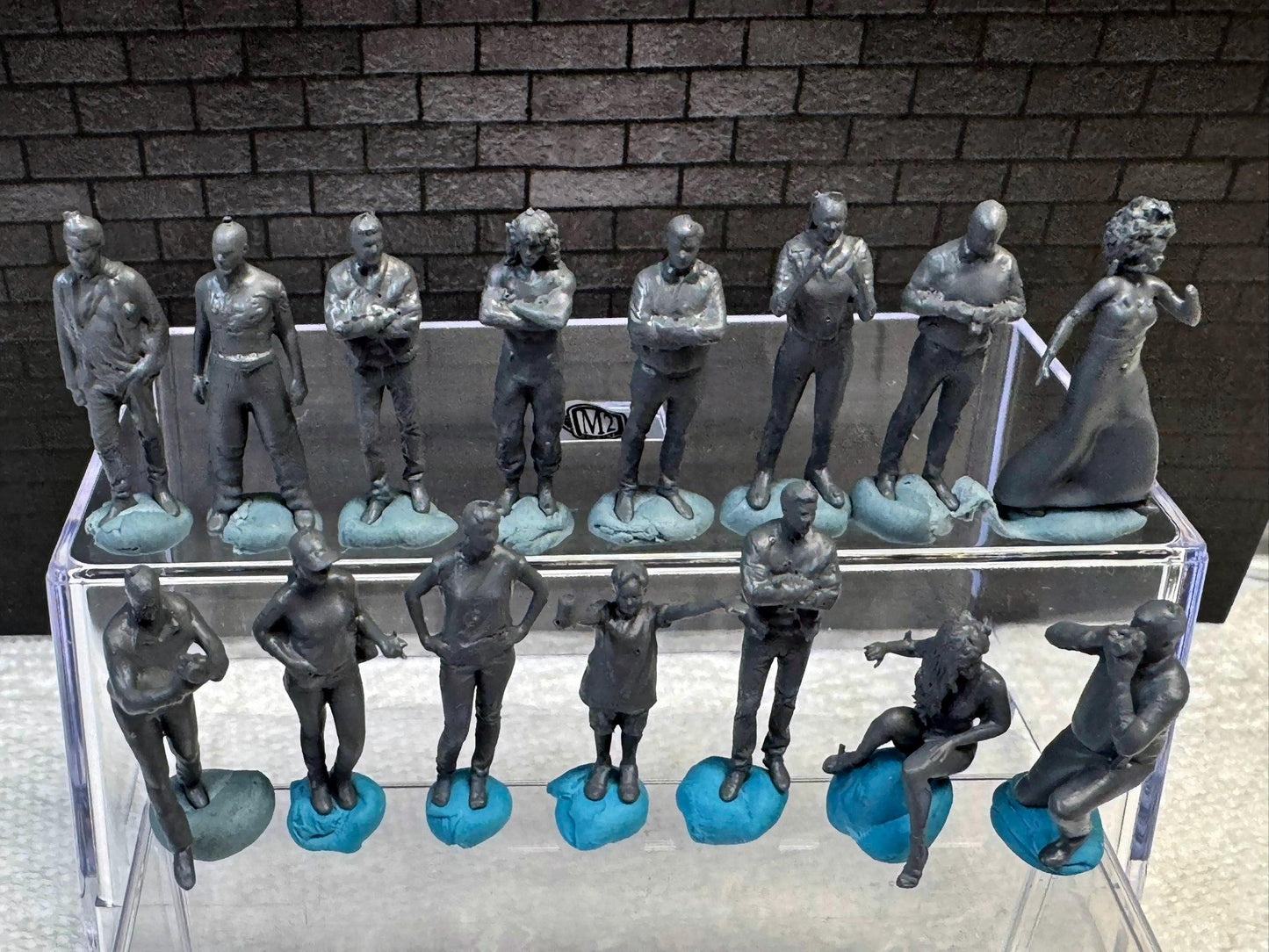 1:64 Miniature Human Figures - Resin / unpainted - great for Dioramas Hot Wheels - Made in the USA LOT 623 - Miniature 1.10