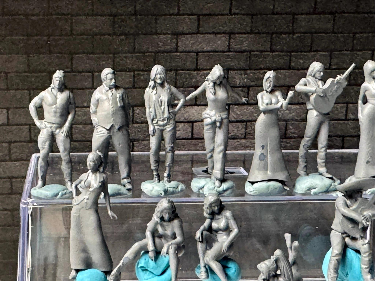 1:64 Miniature Human Figures - Resin / unpainted - great for Dioramas Hot Wheels - Made in the USA LOT 625 - Miniature 1.10