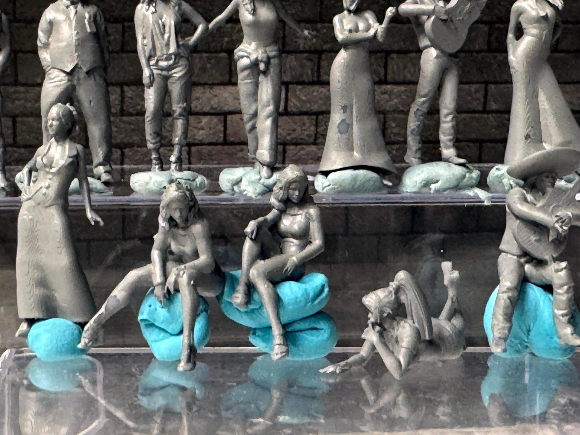 1:64 Miniature Human Figures - Resin / unpainted - great for Dioramas Hot Wheels - Made in the USA LOT 625 - Miniature 1.10