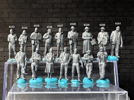 1:64 Miniature Human Figures - Resin / unpainted - great for Dioramas Hot Wheels - Made in the USA LOT 636 - Miniature 1.10