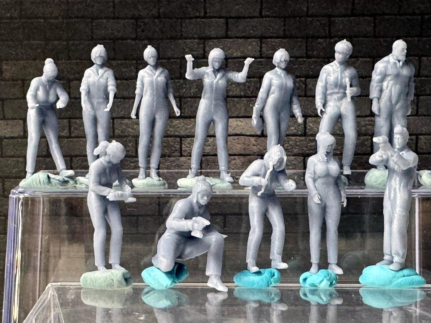 1:64 Miniature Human Figures - Resin / unpainted - great for Dioramas Hot Wheels - Made in the USA LOT 626 - Miniature 1.10 - Mechanics