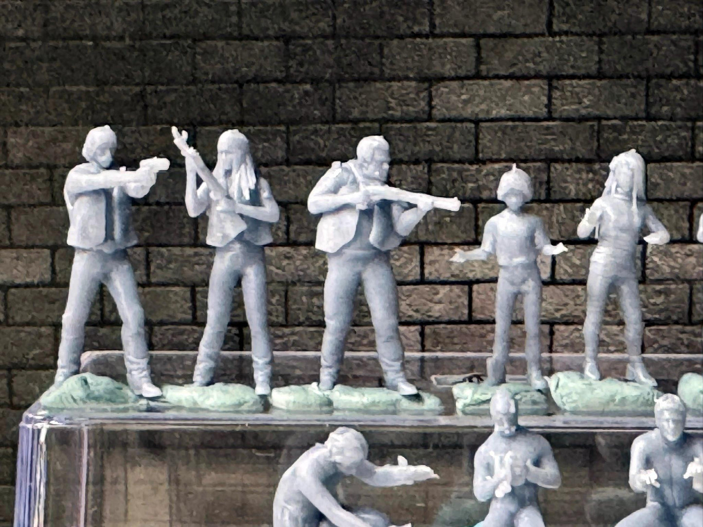 1:64 Miniature Human Figures - Resin / unpainted - great for Dioramas Hot Wheels - Made in the USA LOT 627 - Miniature 1.10