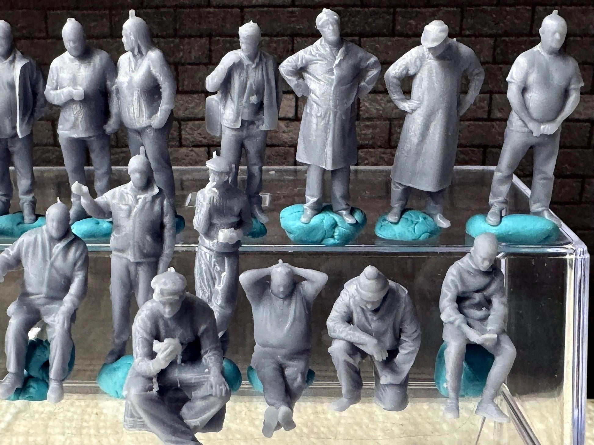 1:64 Miniature Human Figures - Resin / unpainted - great for Dioramas Hot Wheels - Made in the USA LOT 638 - Miniature 1.10