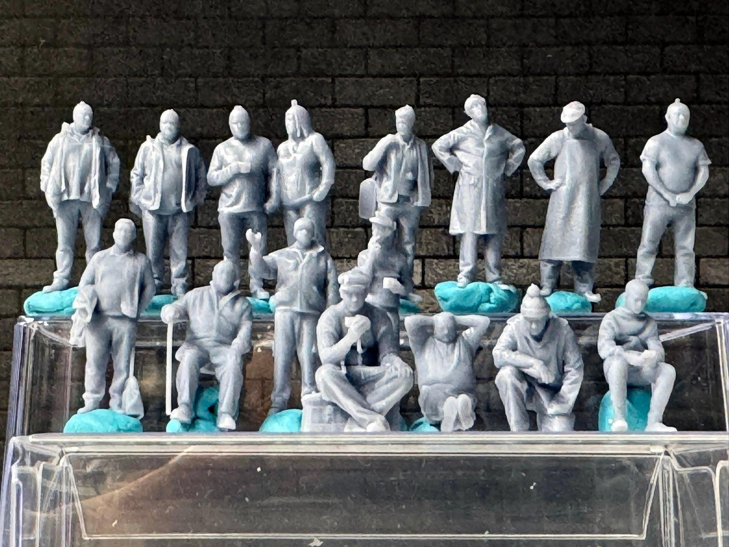 1:64 Miniature Human Figures - Resin / unpainted - great for Dioramas Hot Wheels - Made in the USA LOT 638 - Miniature 1.10