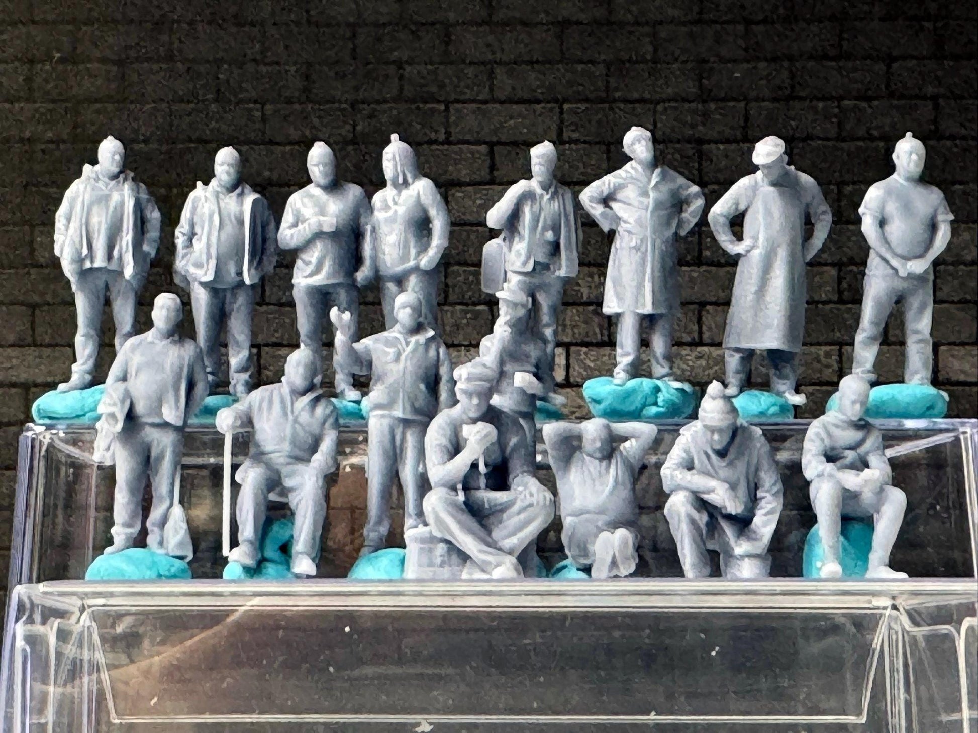 1:64 Miniature Human Figures - Resin / unpainted - great for Dioramas Hot Wheels - Made in the USA LOT 638 - Miniature 1.10