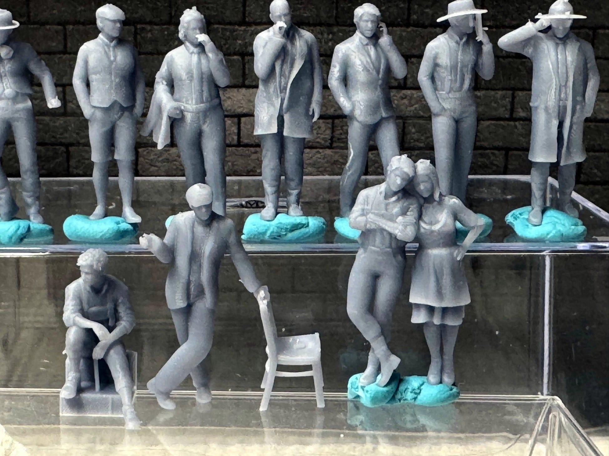 1:64 Miniature Human Figures - Resin / unpainted - great for Dioramas Hot Wheels - Made in the USA LOT 640 - Miniature 1.10