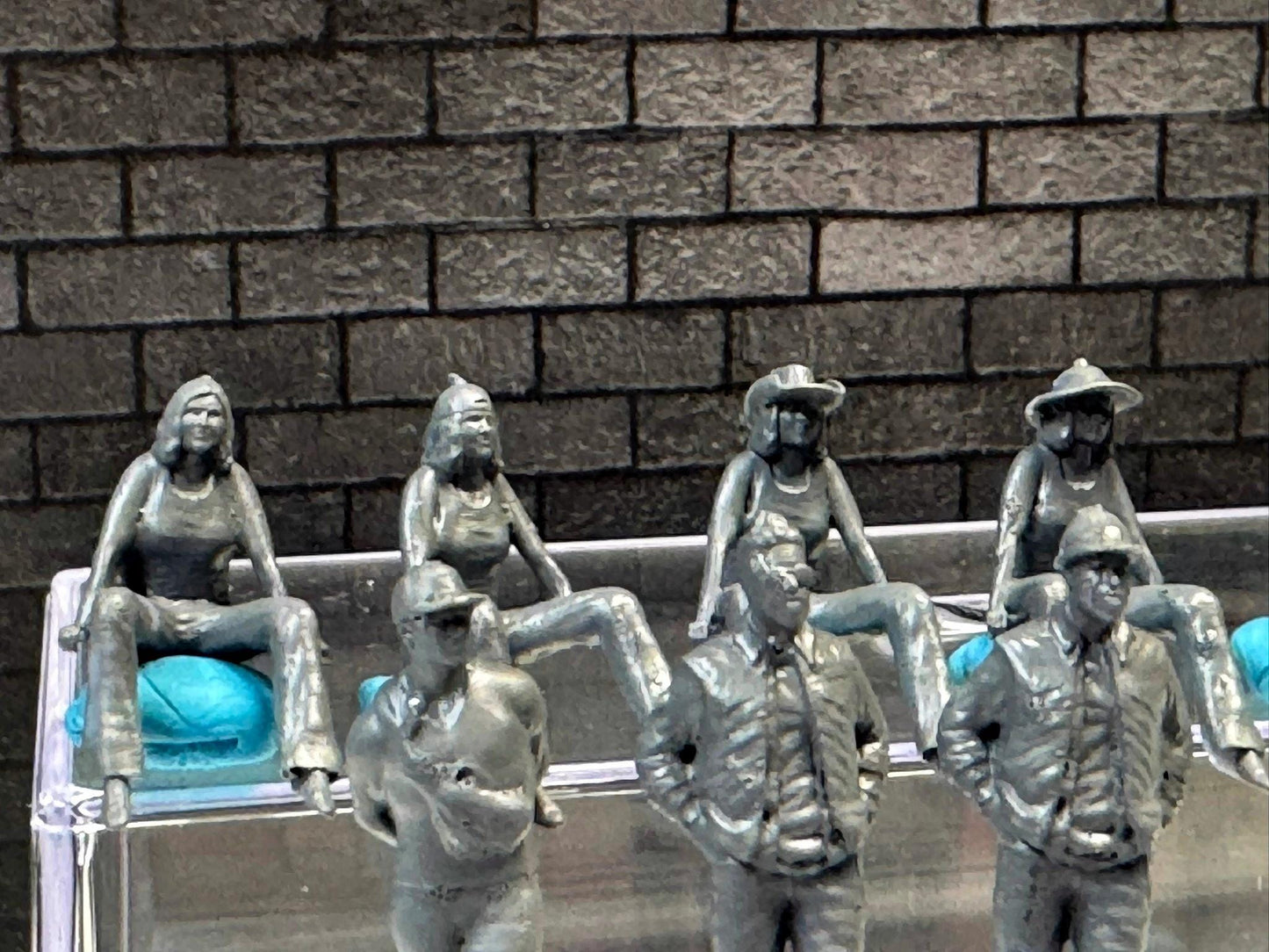 1:64 Miniature Human Figures - Resin / unpainted - great for Dioramas Hot Wheels - Made in the USA LOT 621 - Miniature 1.10