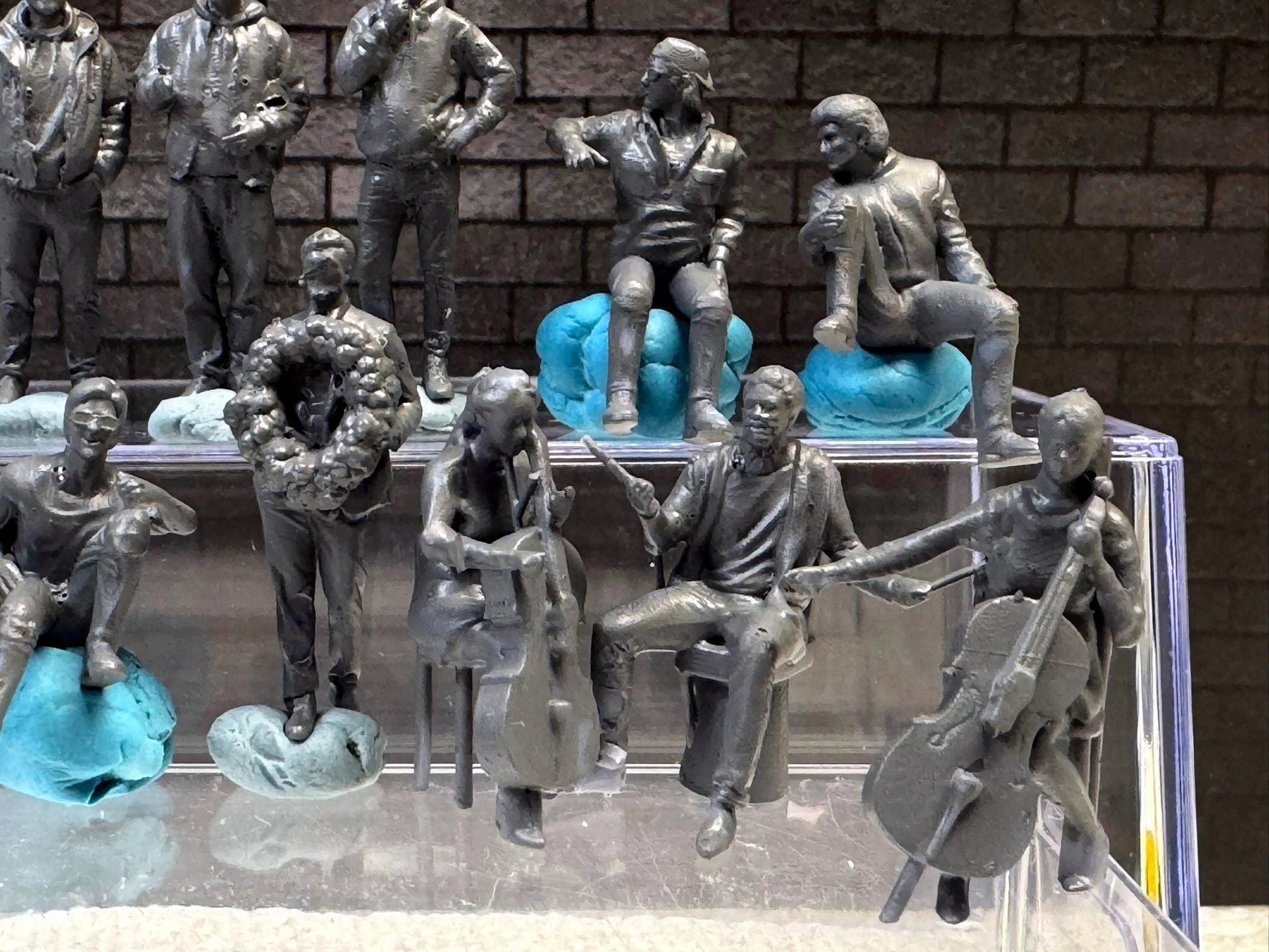 1:64 Miniature Human Figures - Resin / unpainted - great for Dioramas Hot Wheels - Made in the USA LOT 622 - Miniature 1.10