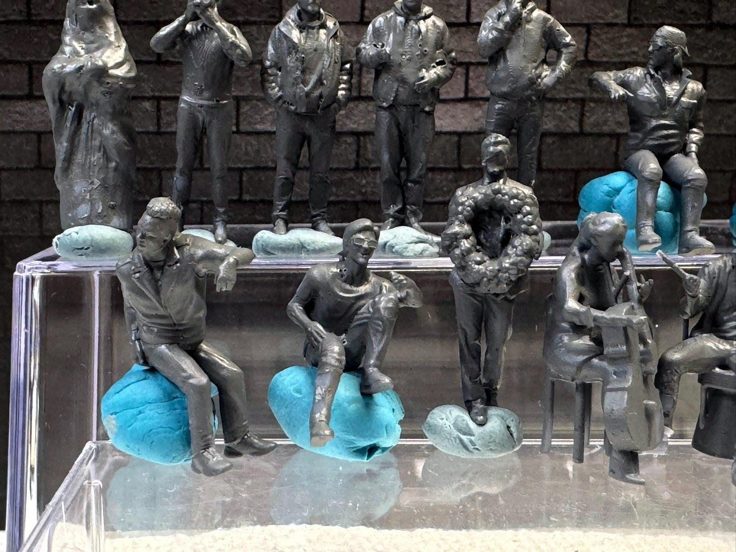 1:64 Miniature Human Figures - Resin / unpainted - great for Dioramas Hot Wheels - Made in the USA LOT 622 - Miniature 1.10