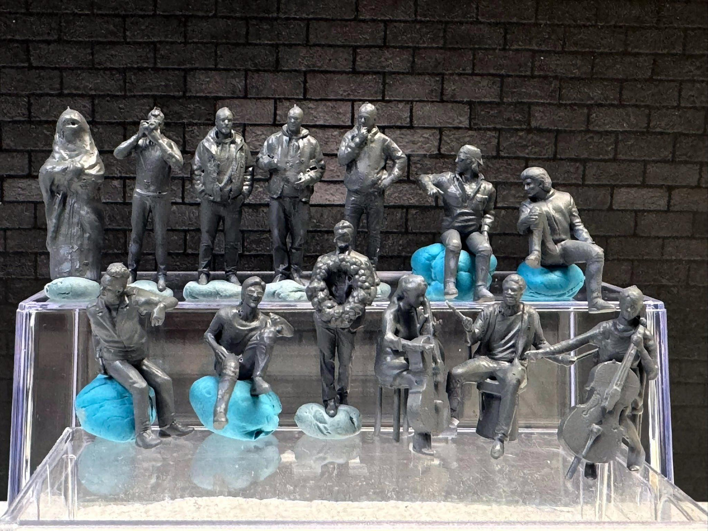 1:64 Miniature Human Figures - Resin / unpainted - great for Dioramas Hot Wheels - Made in the USA LOT 622 - Miniature 1.10