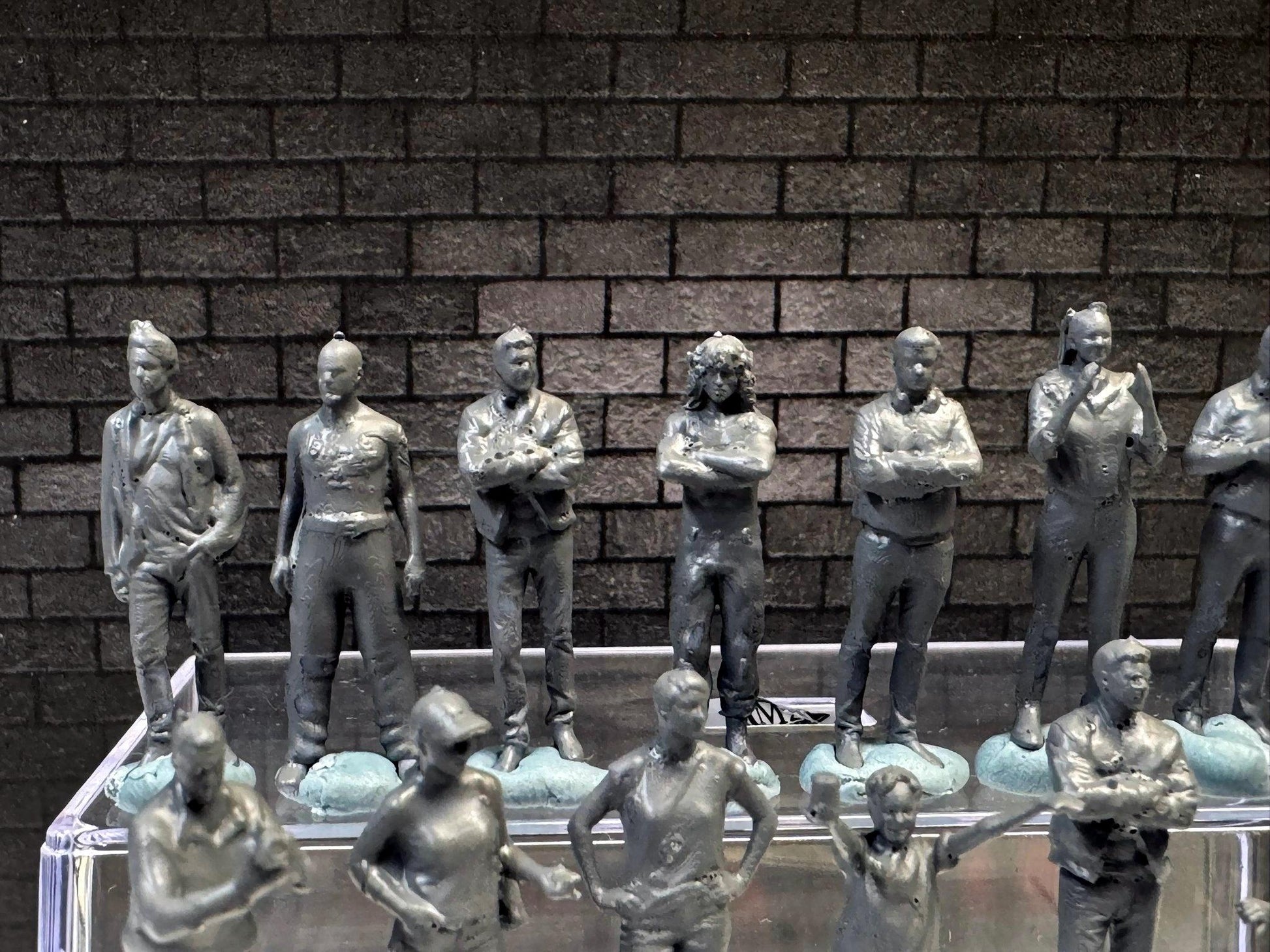 1:64 Miniature Human Figures - Resin / unpainted - great for Dioramas Hot Wheels - Made in the USA LOT 623 - Miniature 1.10