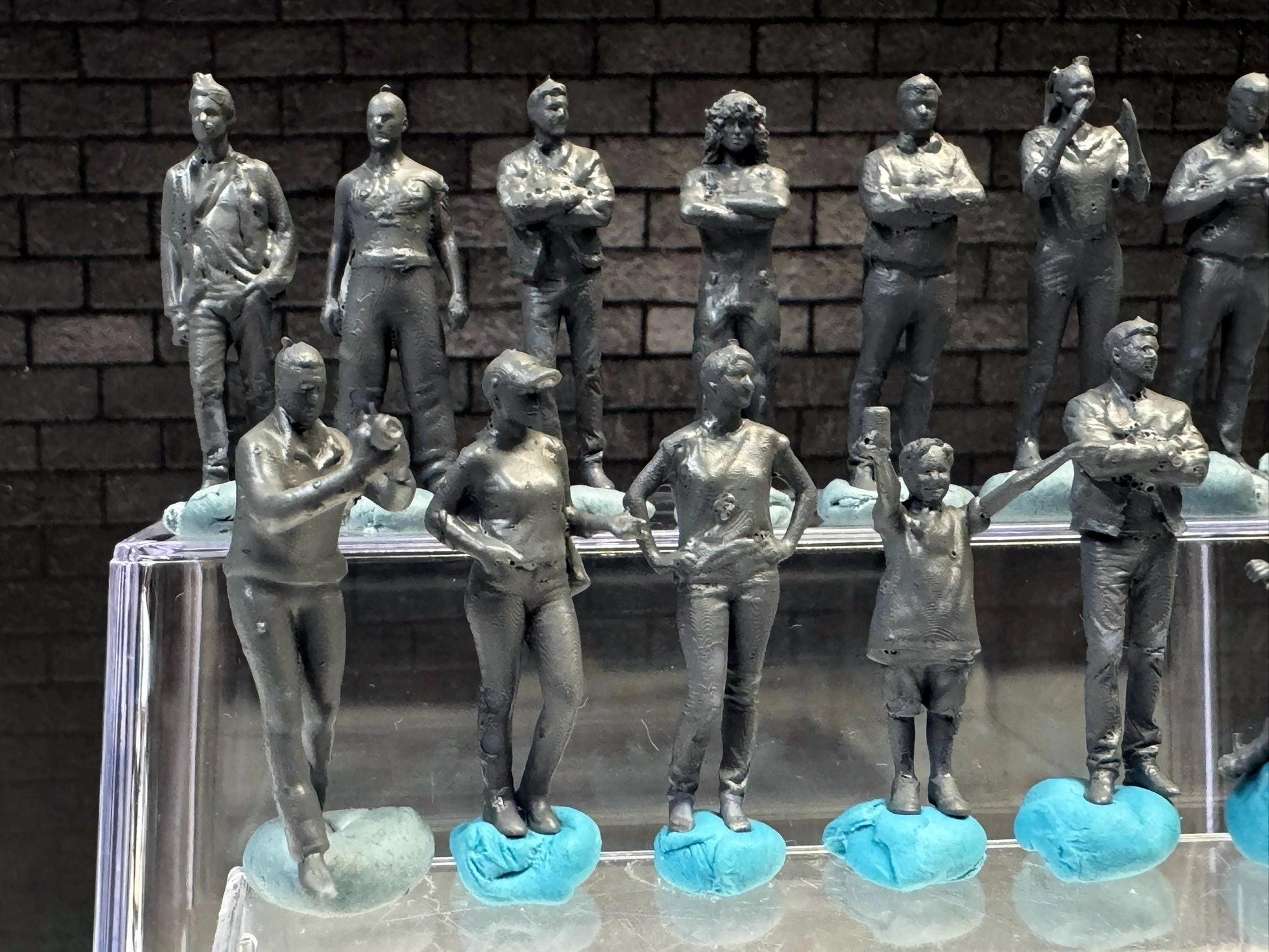 1:64 Miniature Human Figures - Resin / unpainted - great for Dioramas Hot Wheels - Made in the USA LOT 623 - Miniature 1.10