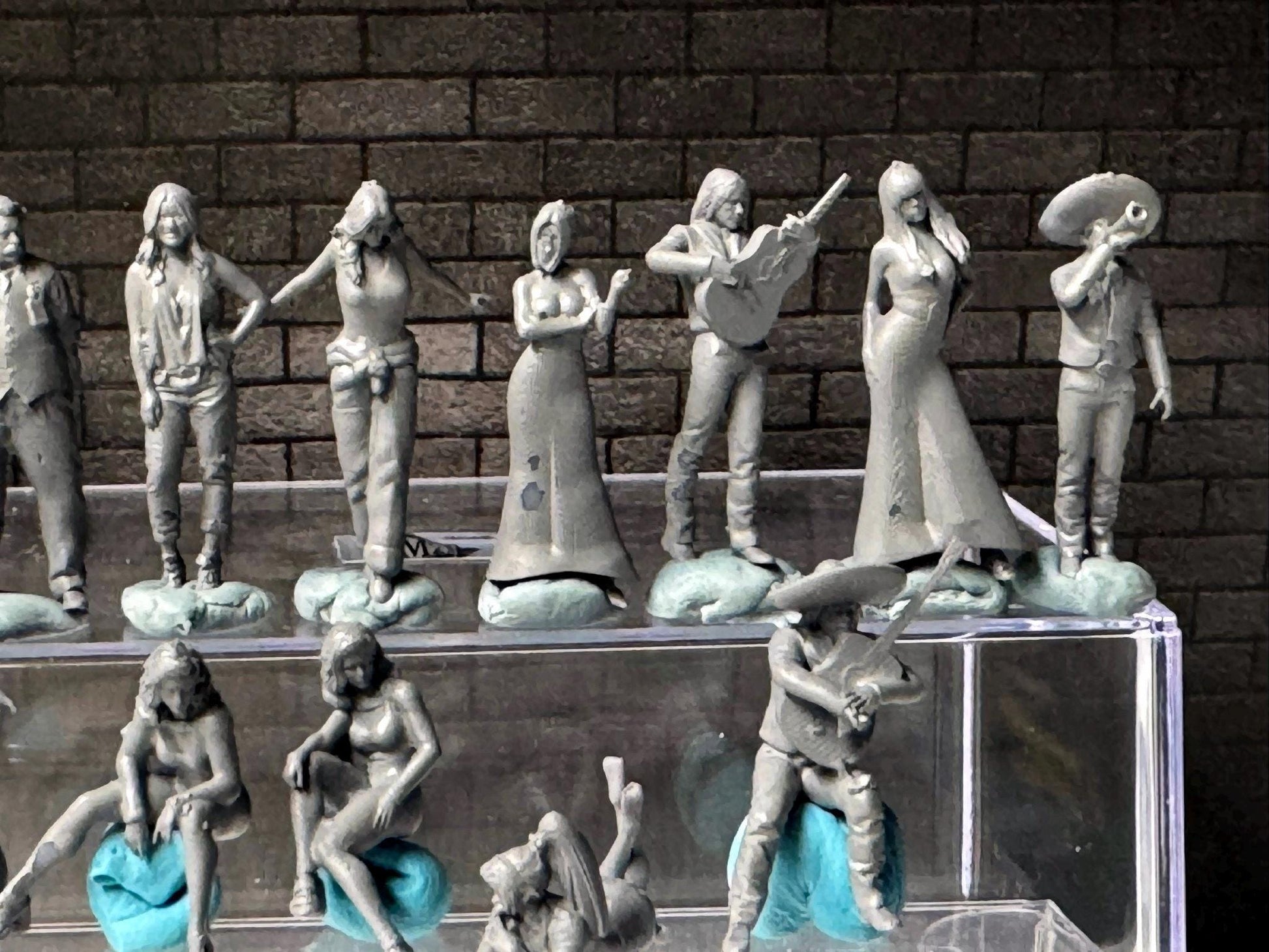1:64 Miniature Human Figures - Resin / unpainted - great for Dioramas Hot Wheels - Made in the USA LOT 625 - Miniature 1.10