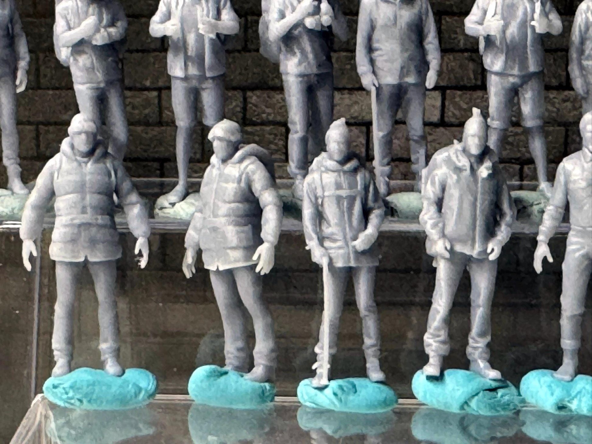 1:64 Miniature Human Figures - Resin / unpainted - great for Dioramas Hot Wheels - Made in the USA LOT 637 - Miniature 1.10 Campers / Hikers