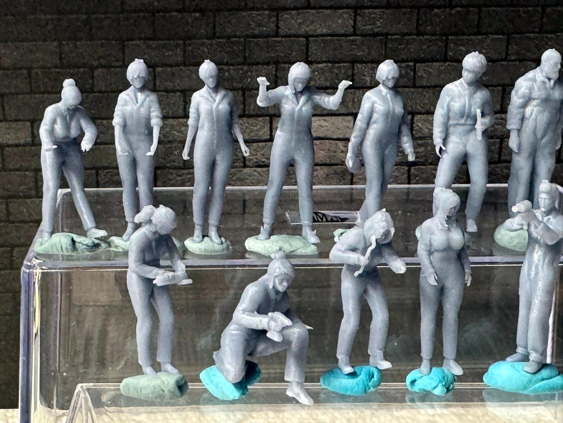 1:64 Miniature Human Figures - Resin / unpainted - great for Dioramas Hot Wheels - Made in the USA LOT 626 - Miniature 1.10 - Mechanics