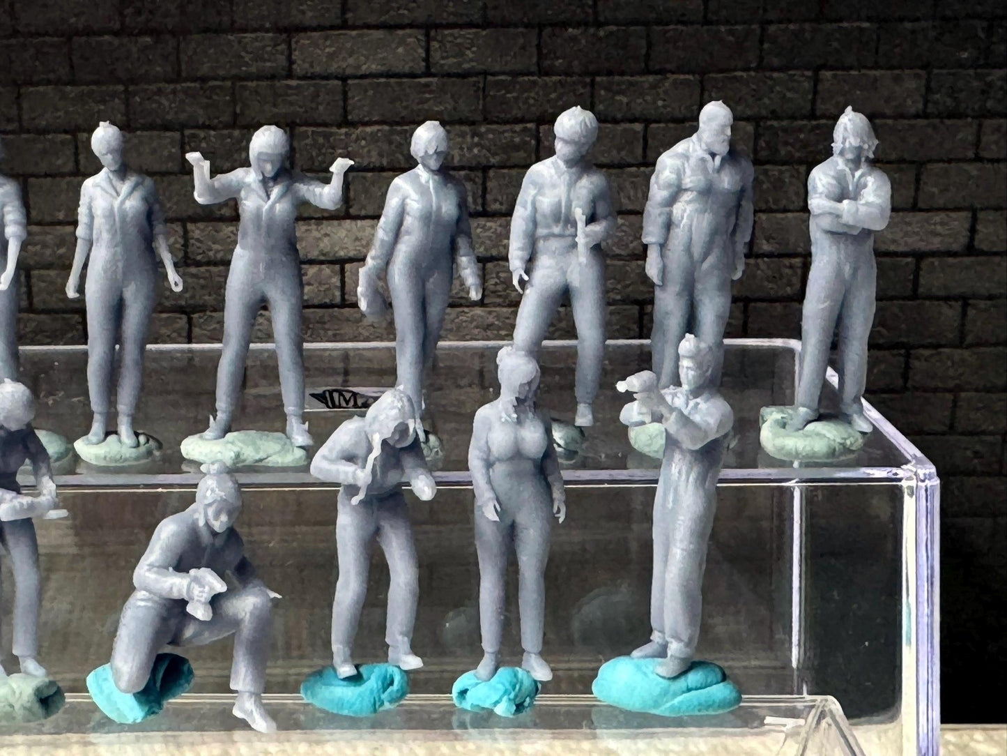 1:64 Miniature Human Figures - Resin / unpainted - great for Dioramas Hot Wheels - Made in the USA LOT 626 - Miniature 1.10 - Mechanics