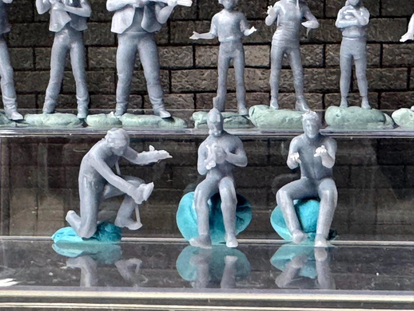 1:64 Miniature Human Figures - Resin / unpainted - great for Dioramas Hot Wheels - Made in the USA LOT 627 - Miniature 1.10