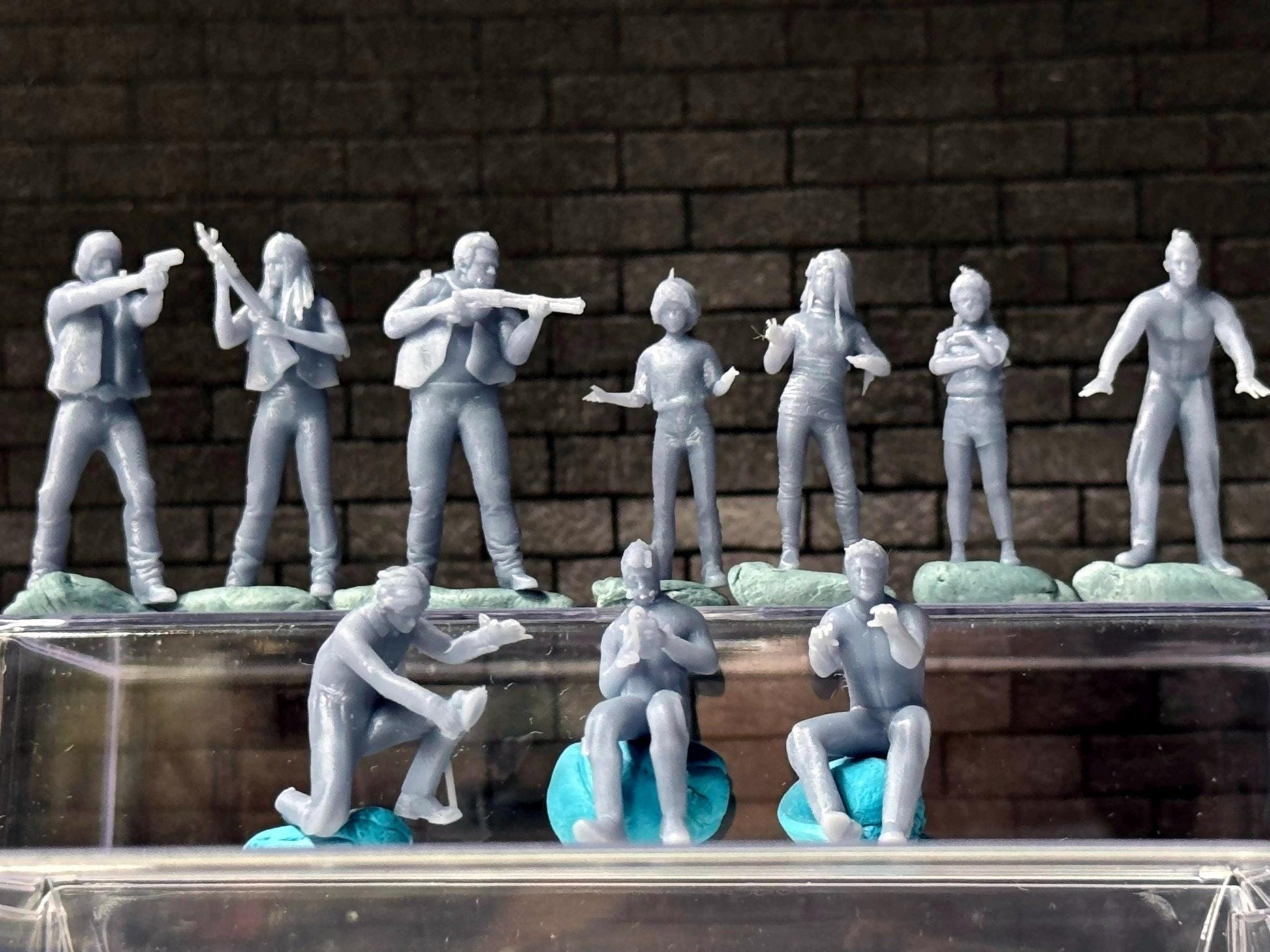 1:64 Miniature Human Figures - Resin / unpainted - great for Dioramas Hot Wheels - Made in the USA LOT 627 - Miniature 1.10