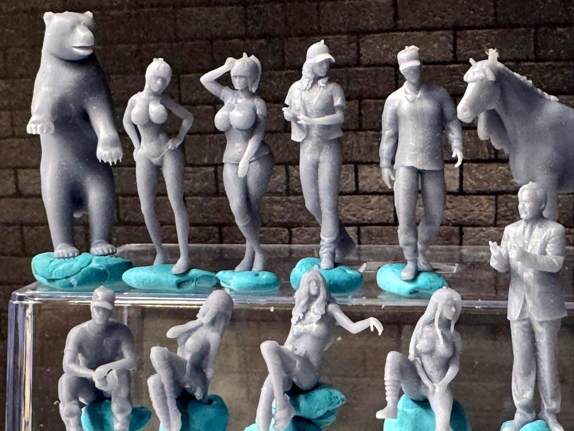 1:64 Miniature Human Figures - Resin / unpainted - great for Dioramas Hot Wheels - Made in the USA LOT 628 - Miniature 1.10