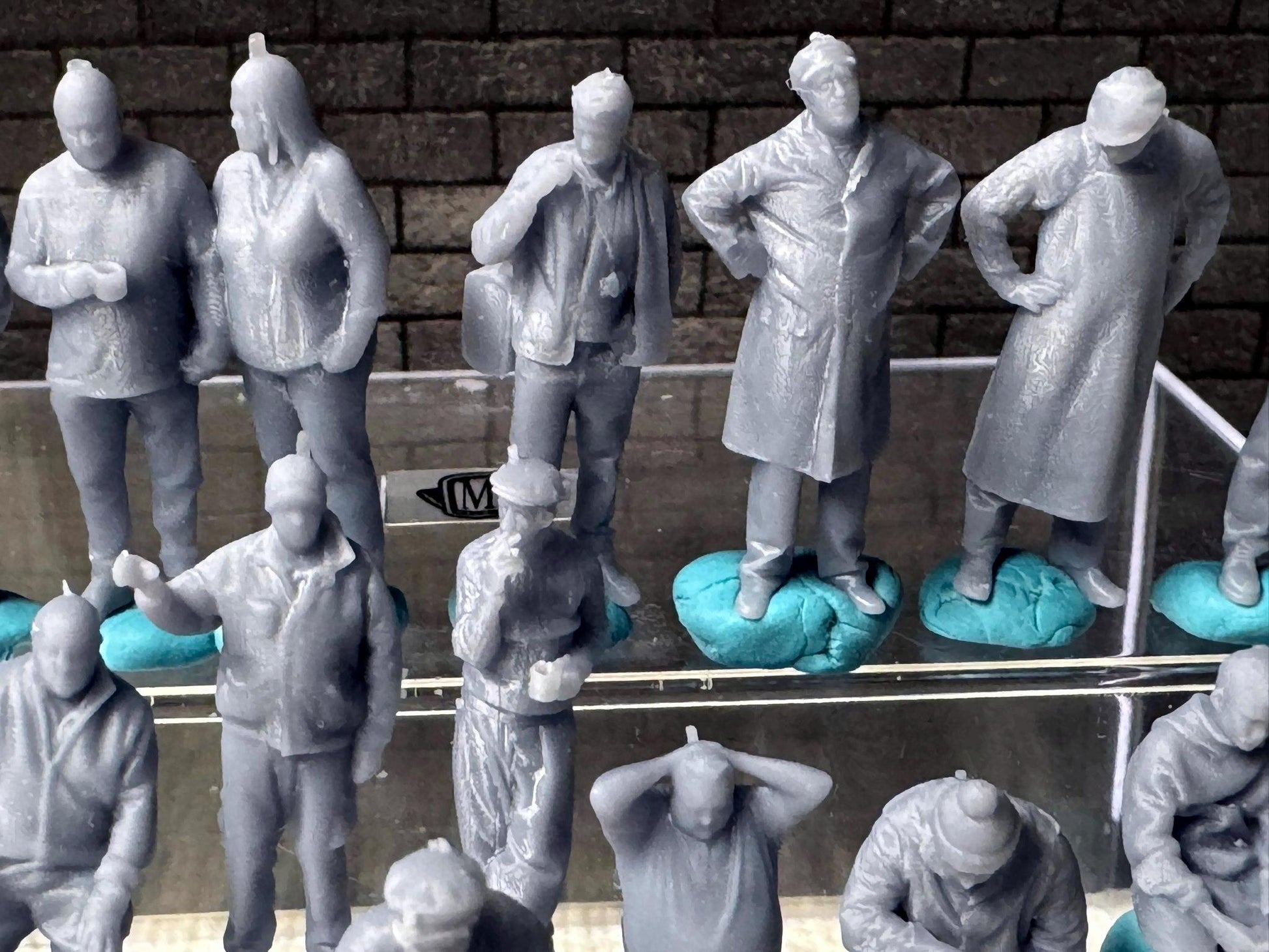 1:64 Miniature Human Figures - Resin / unpainted - great for Dioramas Hot Wheels - Made in the USA LOT 638 - Miniature 1.10