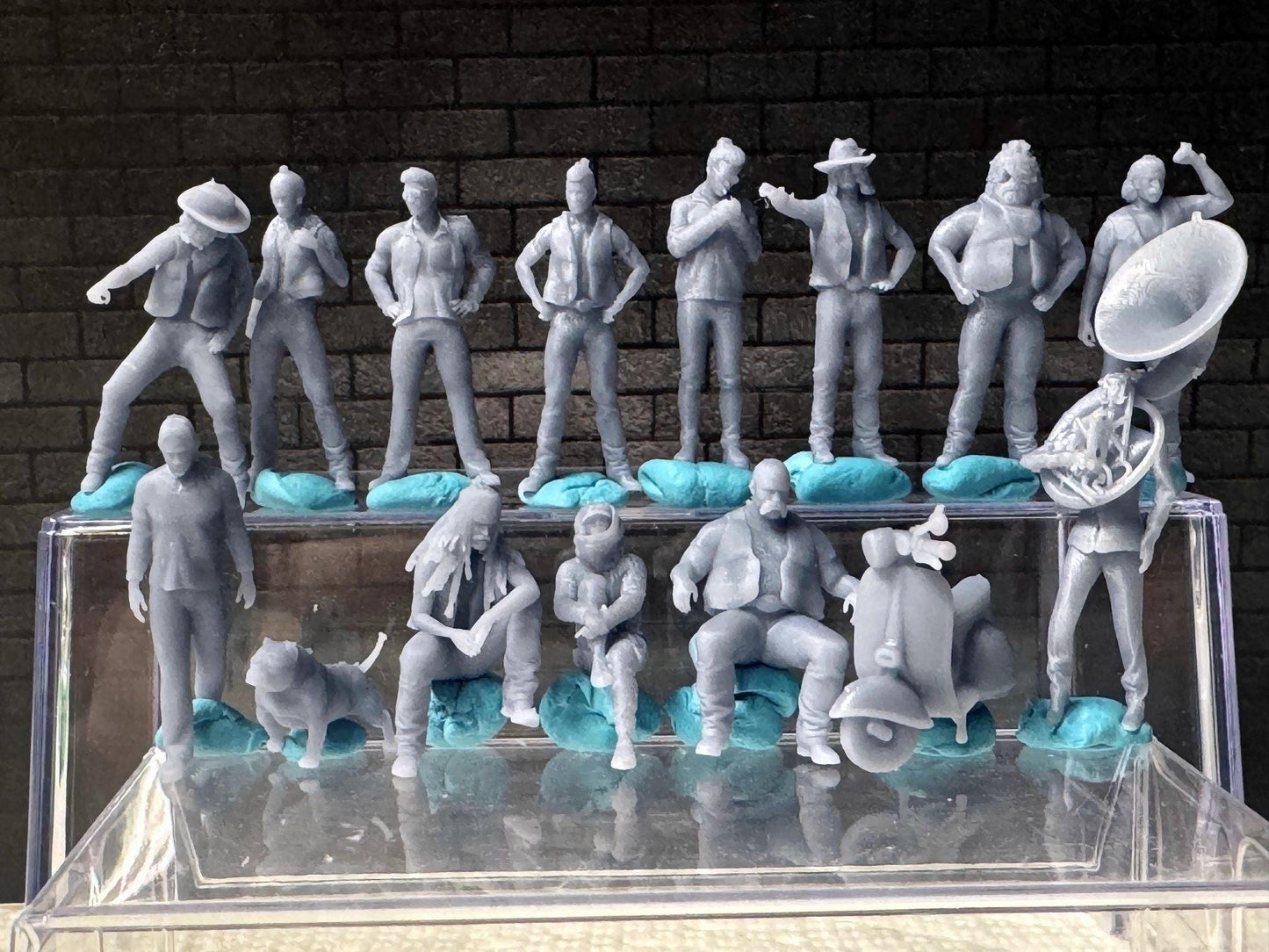 1:64 Miniature Human Figures - Resin / unpainted - great for Dioramas Hot Wheels - Made in the USA LOT 629 - Miniature 1.10