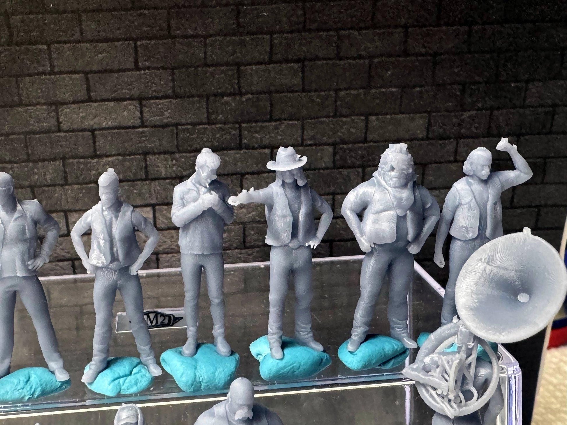 1:64 Miniature Human Figures - Resin / unpainted - great for Dioramas Hot Wheels - Made in the USA LOT 629 - Miniature 1.10