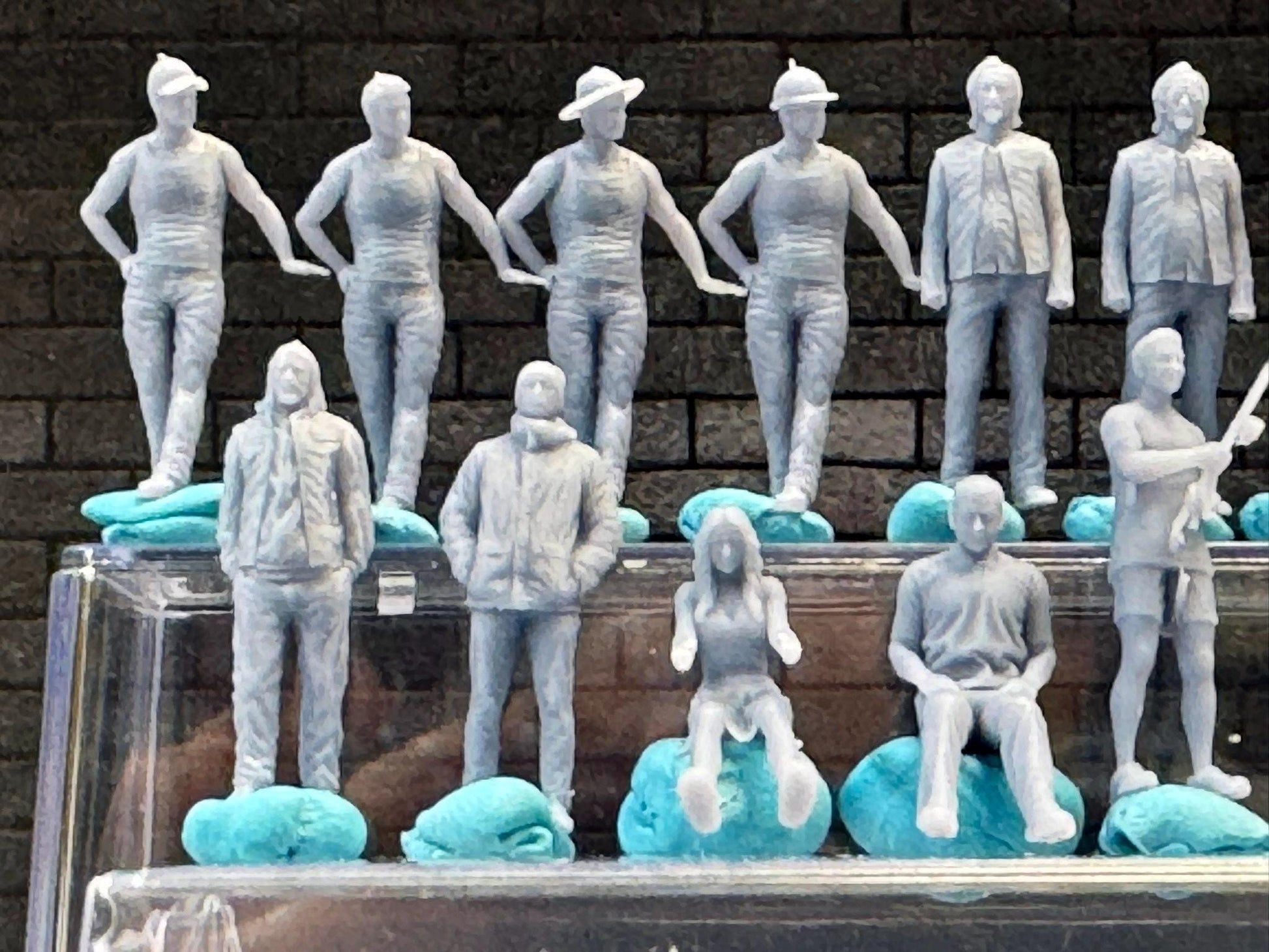 1:64 Miniature Human Figures - Resin / unpainted - great for Dioramas Hot Wheels - Made in the USA LOT 630 - Miniature 1.10