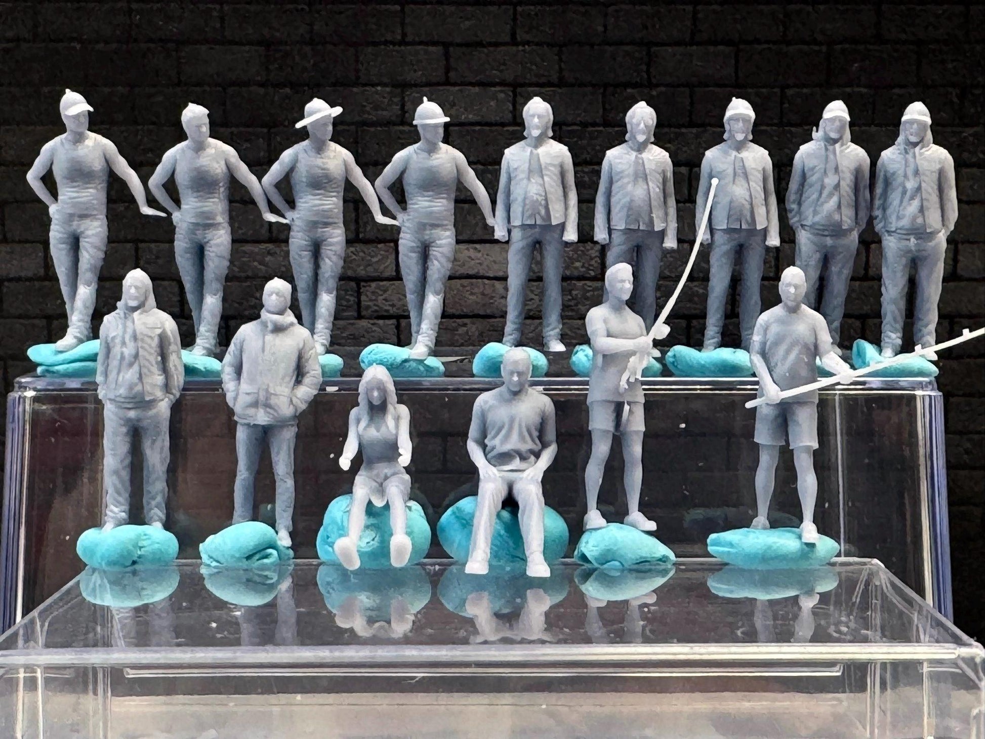 1:64 Miniature Human Figures - Resin / unpainted - great for Dioramas Hot Wheels - Made in the USA LOT 630 - Miniature 1.10