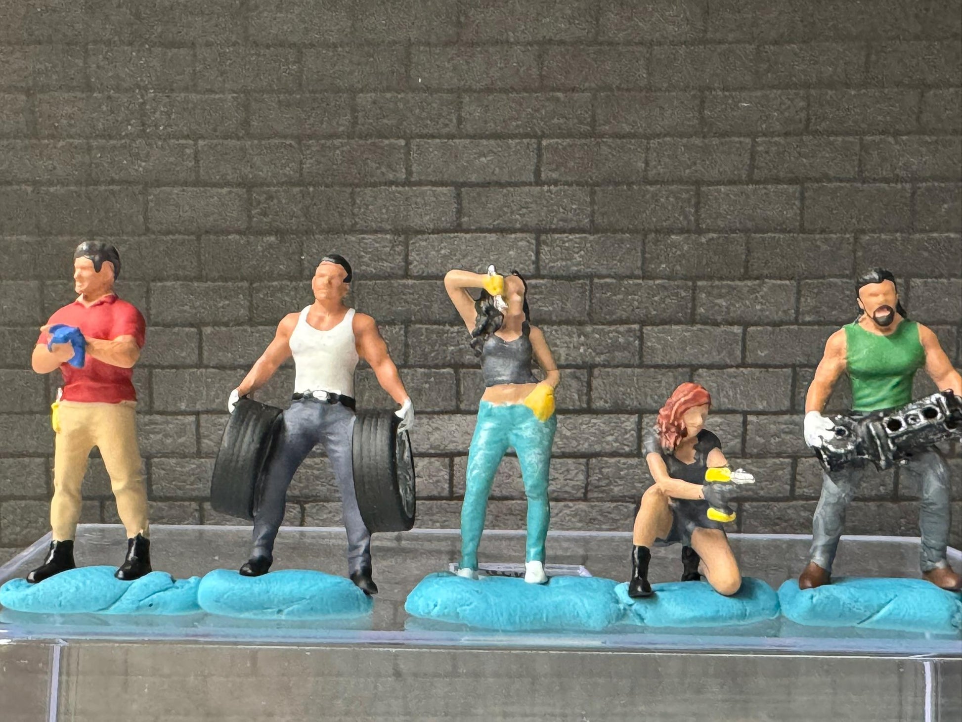 1:64 Miniature Human Figures - Painted SET - great for Dioramas / Hot Wheels - Muscle Mechanics Set - Miniatures 1.10" American Diorama